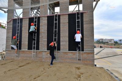 İZMİR BÜYÜKŞEHİR BELEDİYESİ’NDEN İTFAİYECİ ADAYLARI İÇİN ZORLU SINAV