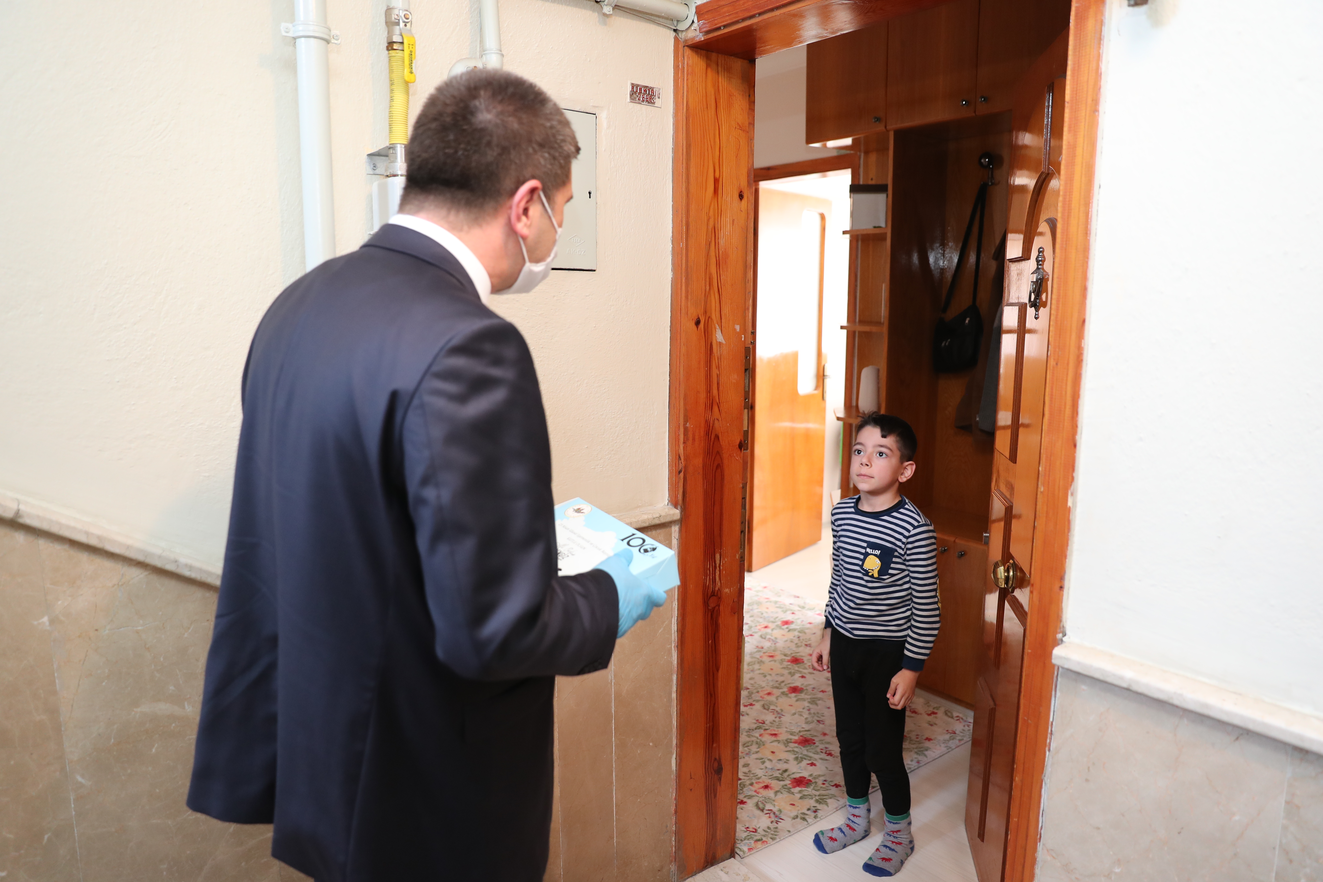 BURDUR BELEDİYESİ'NDEN ÇOCUKLARA 23 NİSAN HEDİYESİ