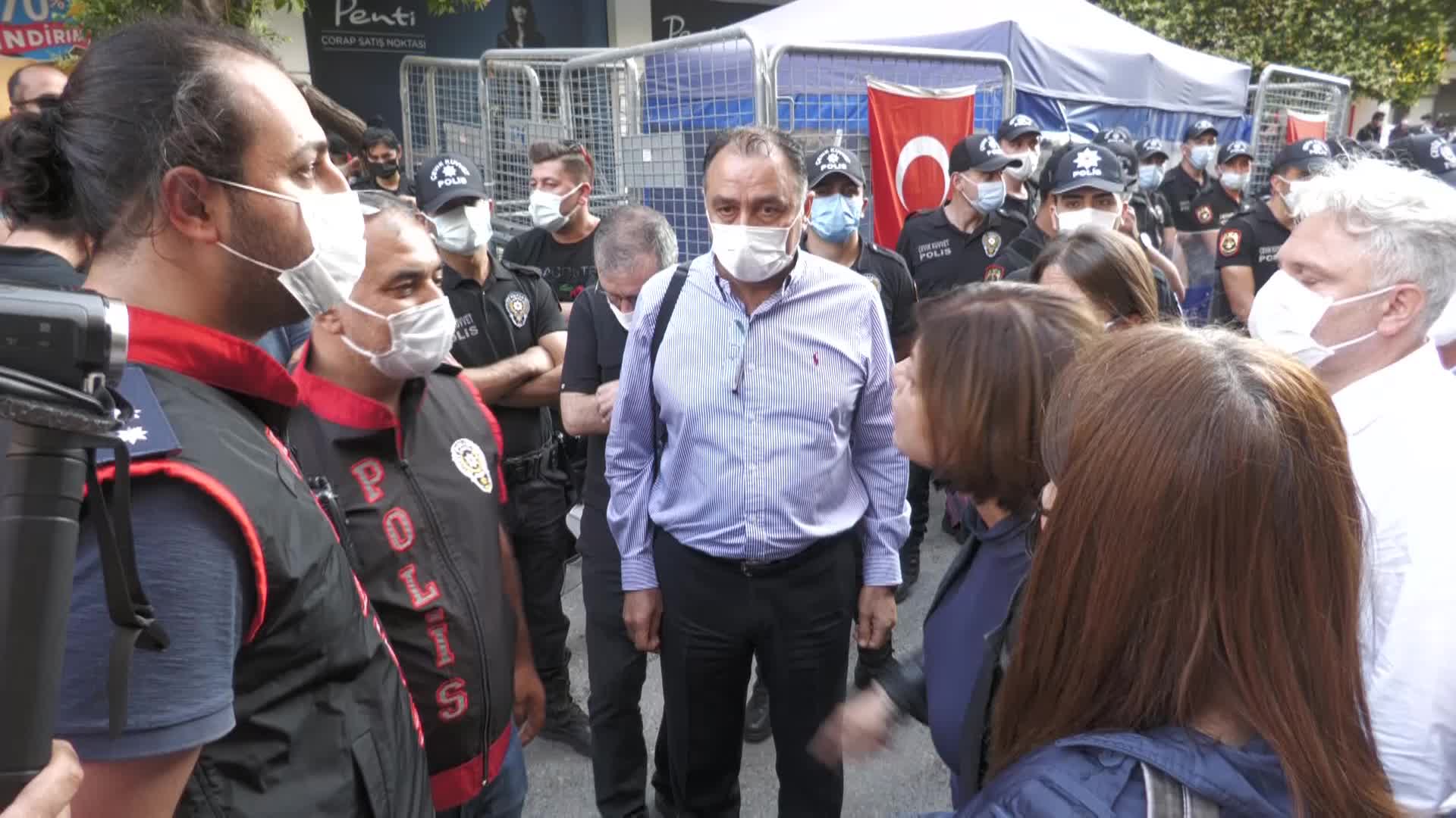 İZMİR'DE POLİSLE ÇADIR TARTIŞMASI. HDP’Lİ BEŞTAŞ: "KIZIMIZ ÖLDÜRÜLDÜ, SİZ BOŞ ÇADIRI KORUYORSUNUZ, KALDIRMAZSANIZ BİZ KALDIRACAĞIZ”
