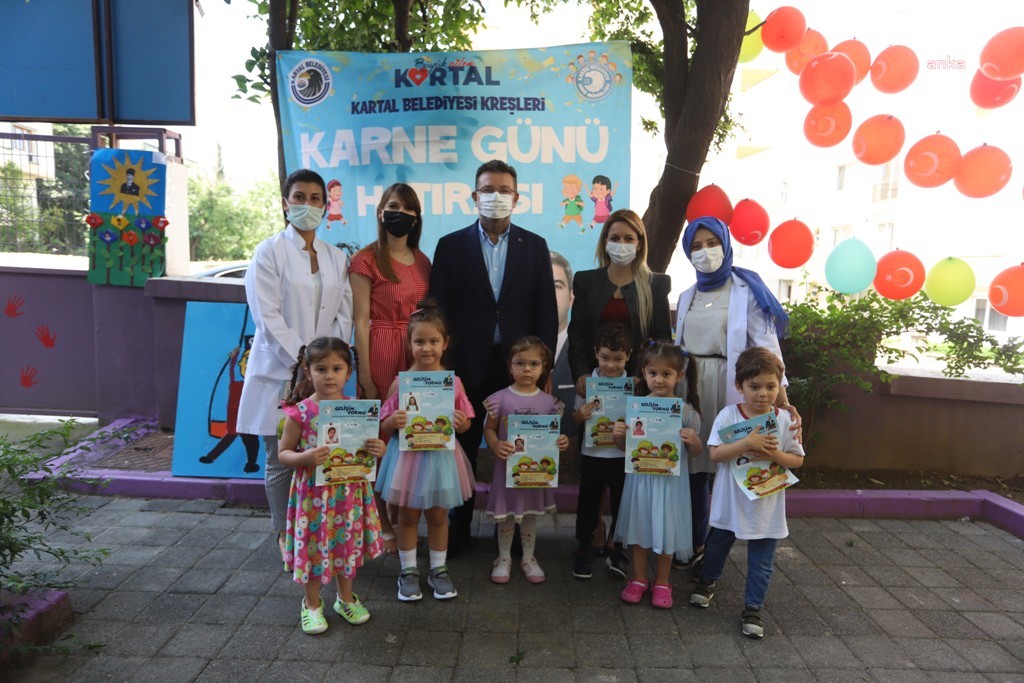 KARTAL BELEDİYESİ KREŞLERİNDE KARNE VE MEZUNİYET SEVİNCİ