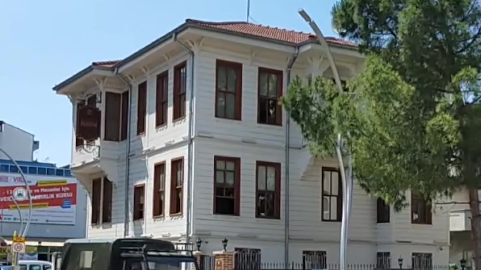 SAKARYA BÜYÜKŞEHİR BELEDİYESİ RESTORE ETTİ, SAHİBİ SATILIĞA ÇIKARTTI