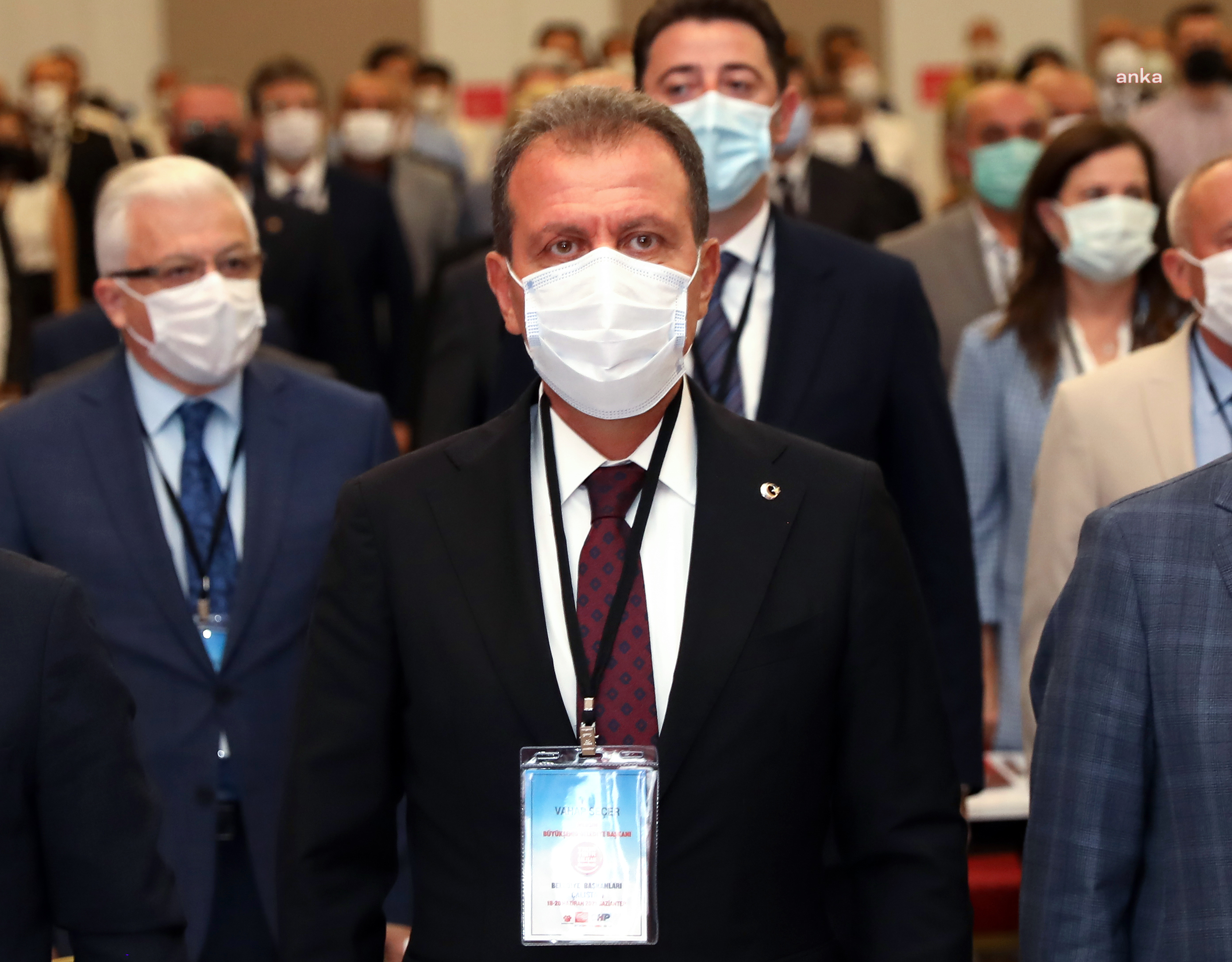 VAHAP SEÇER: “BELEDİYELERİMİZ TIKIR TIKIR ÇALIŞIYOR”