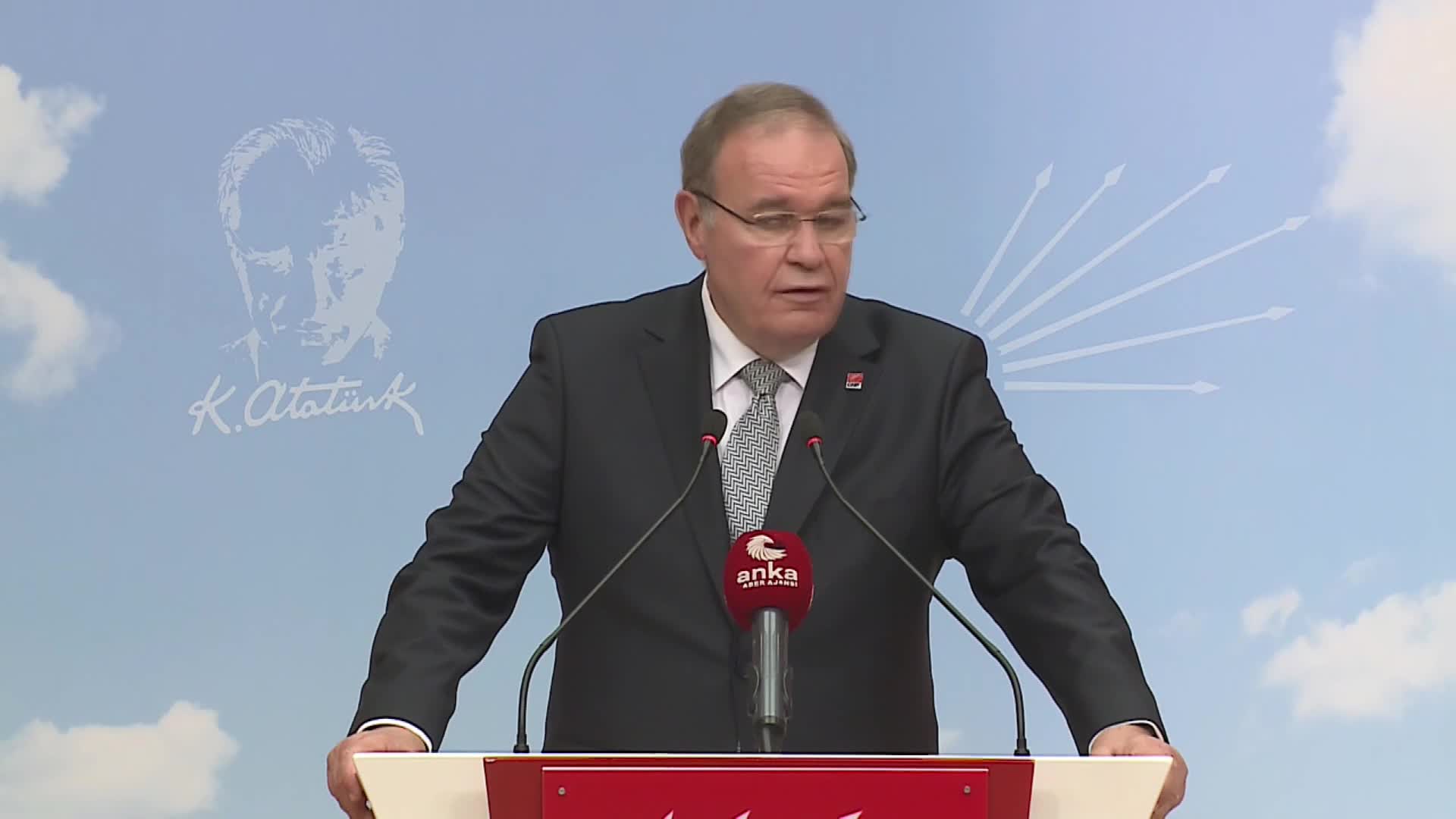 ÖZTRAK: TÜRKİYE CUMHURİYETİ VATANDAŞLIĞI NEDEN KARA PARA AKLAYAN YABANCILARA PARAVAN YAPILIYOR?