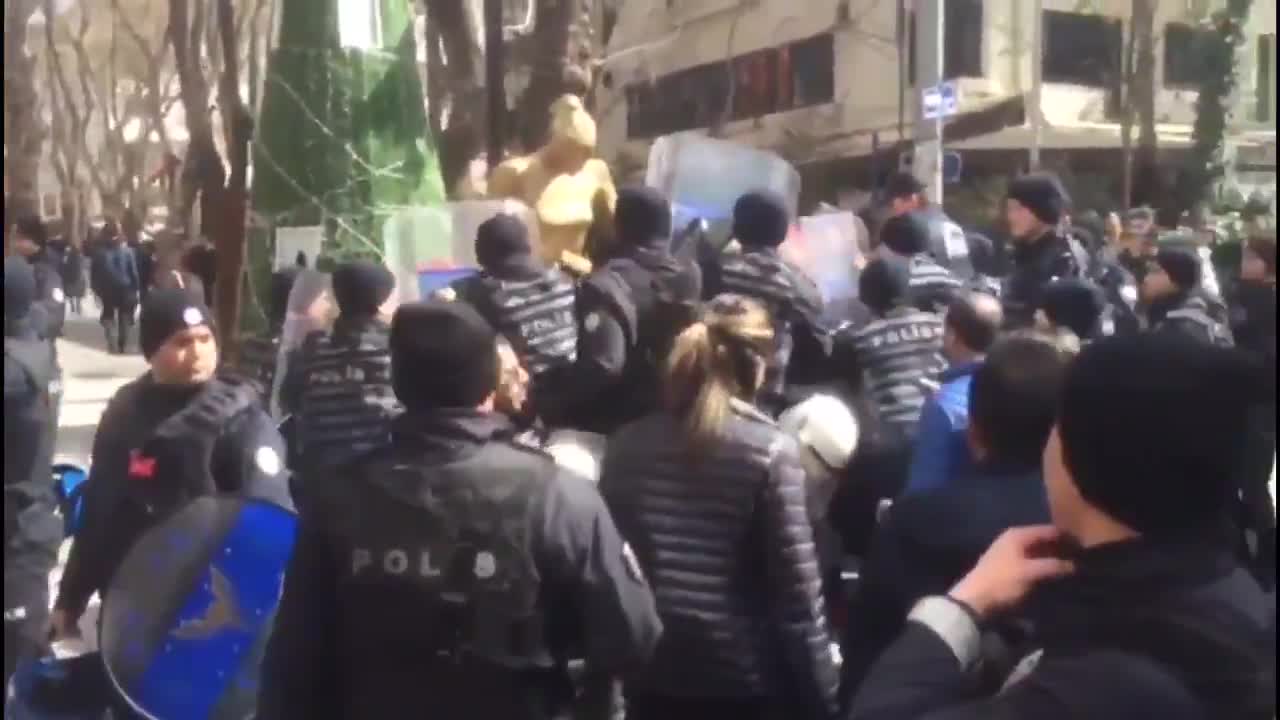 ANKARA'DA 8 MART GÖZALTISI