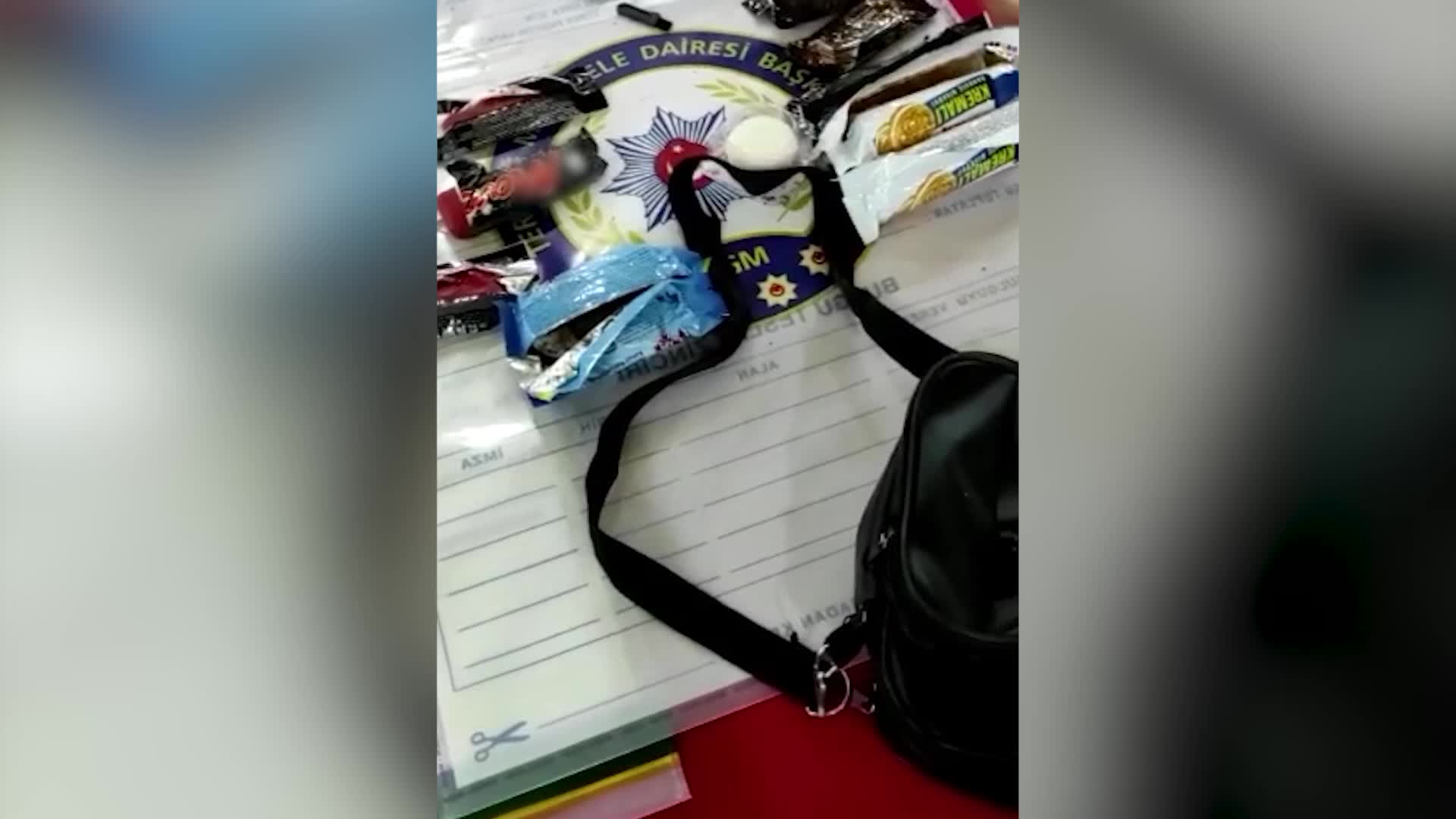 KEK VE ÇİKOLATA AMBALAJINA SAKLANMIŞ PATLAYICI, POLİSE TAKILDI