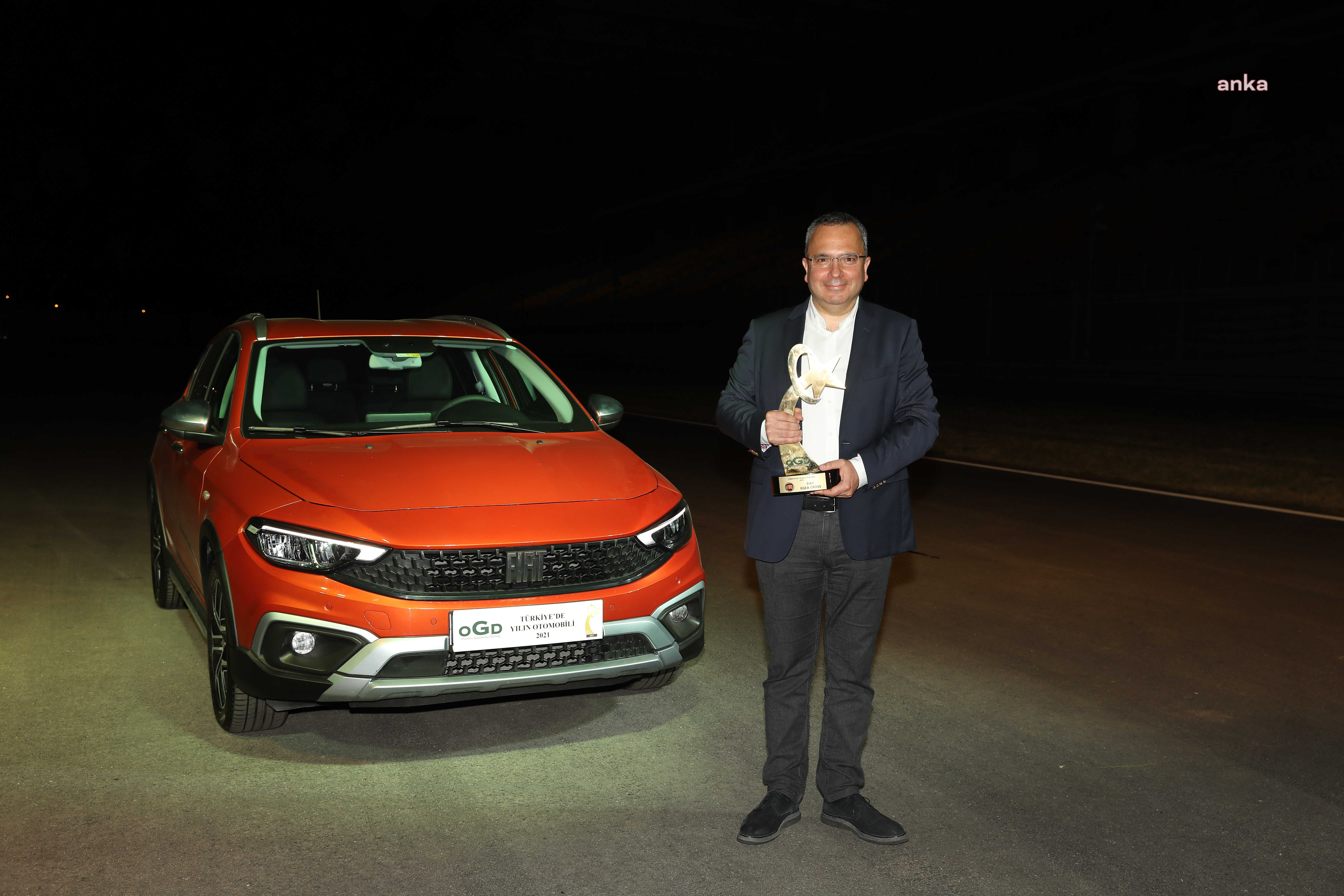 TÜRKİYE’DE YILIN OTOMOBİLİ FIAT EGEA CROSS SEÇİLDİ