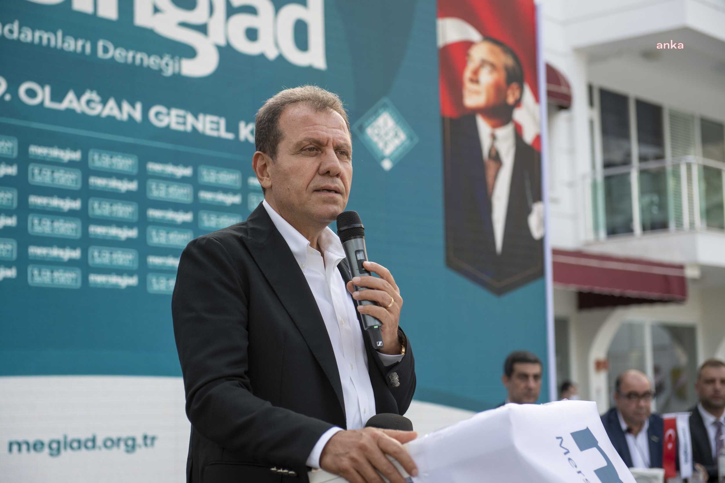 VAHAP SEÇER: “TARAFIMIZ HALKIN TARAFIDIR, MERSİN’İN TARAFIDIR”