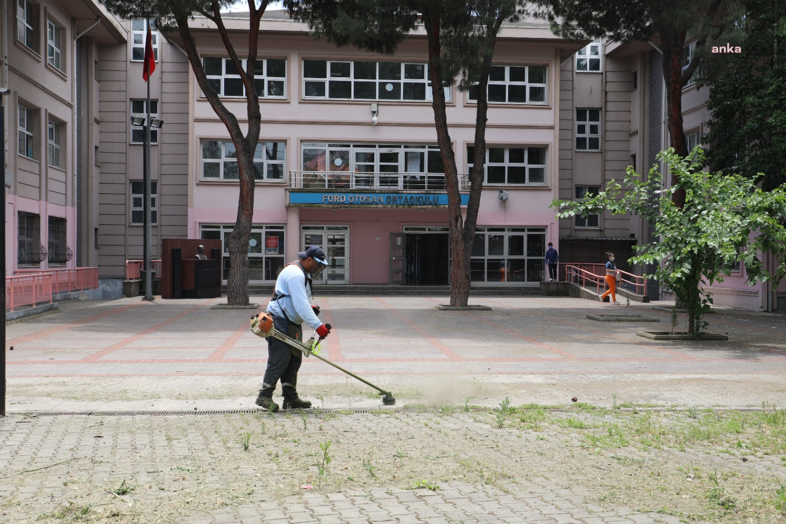 İZMİT BELEDİYESİ, OKULLARI YKS’YE HAZIRLIYOR