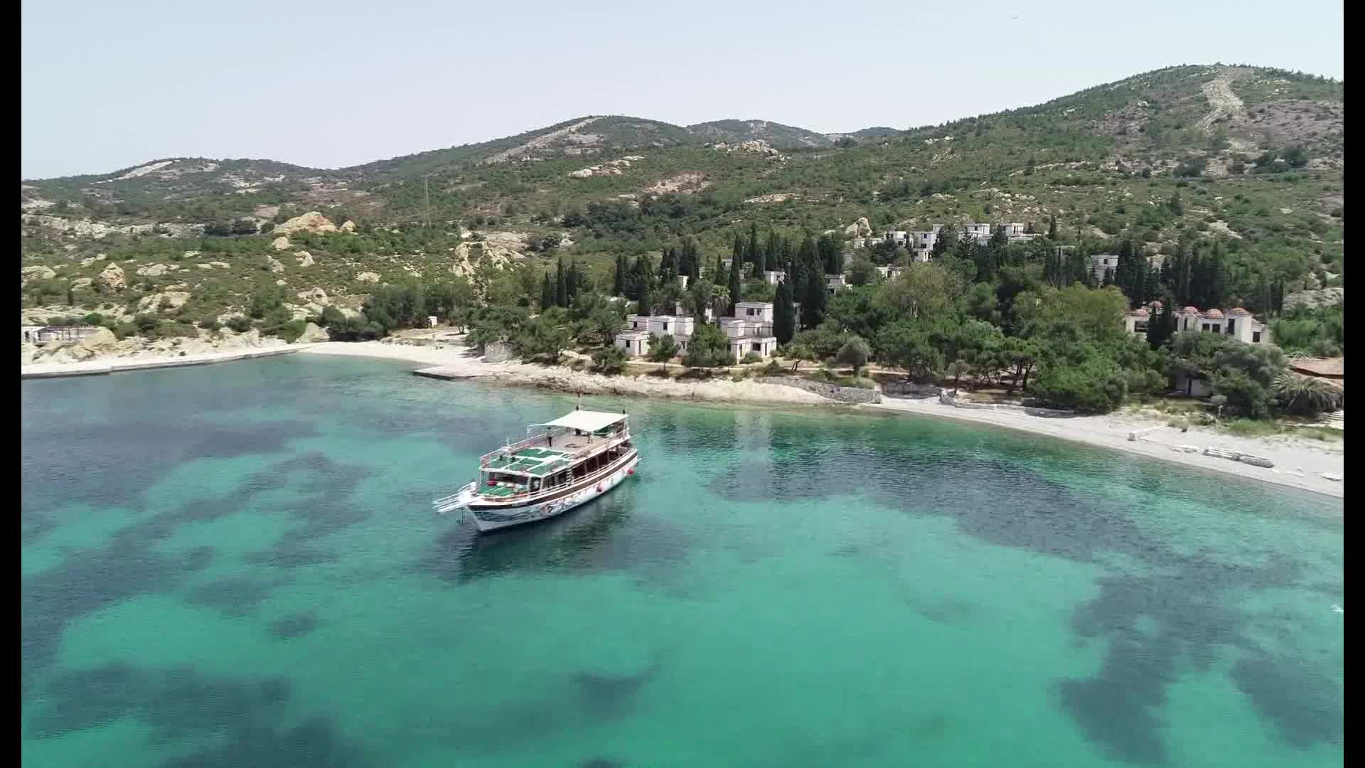 TÜRKİYE'NİN İLK TATİL KÖYÜ, BAHREYNLİ GRUBA GİTTİ