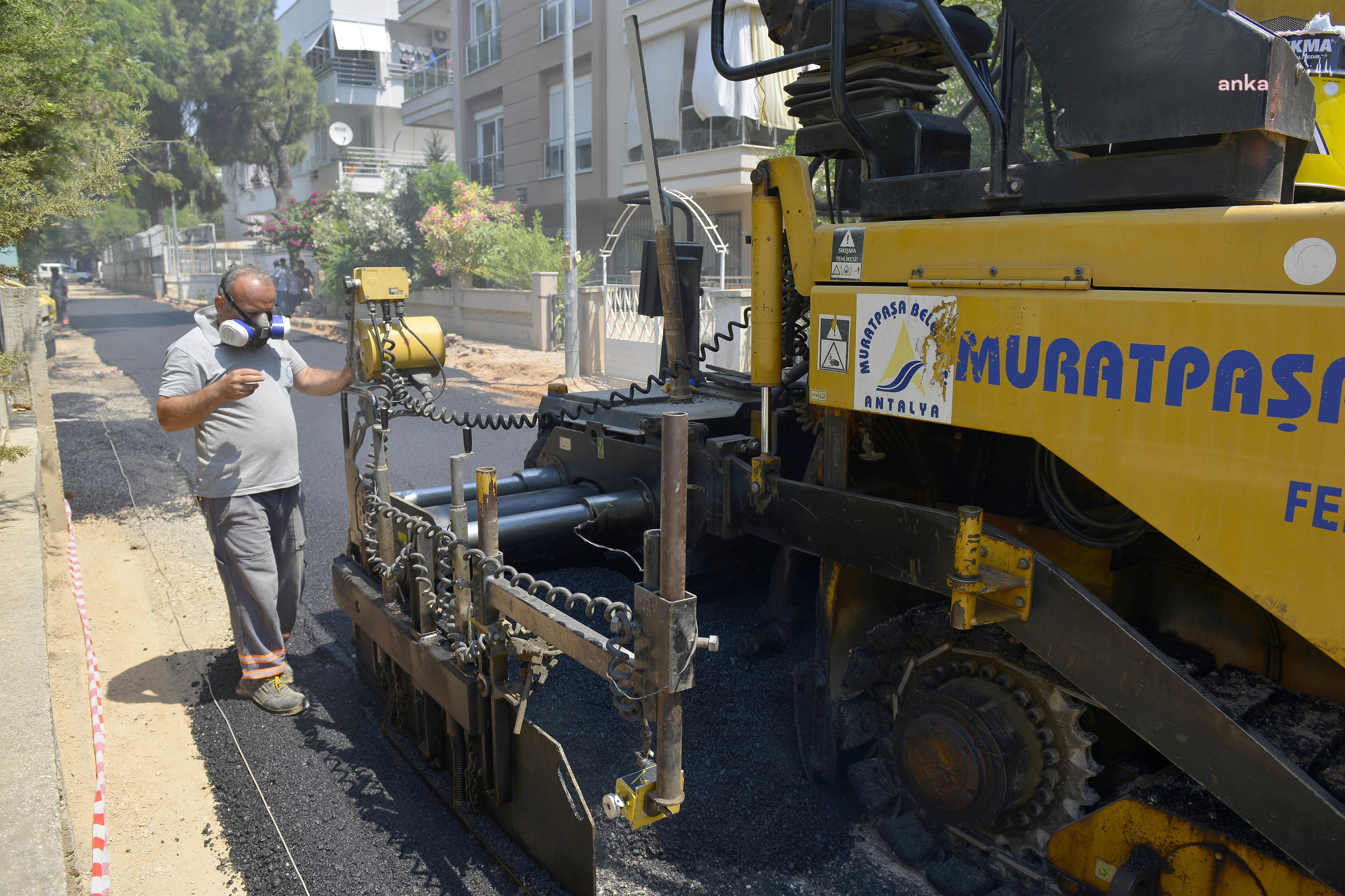 MURATPAŞA BELEDİYESİ'NDEN ÜÇGEN'DE YOL ÇALIŞMALARI
