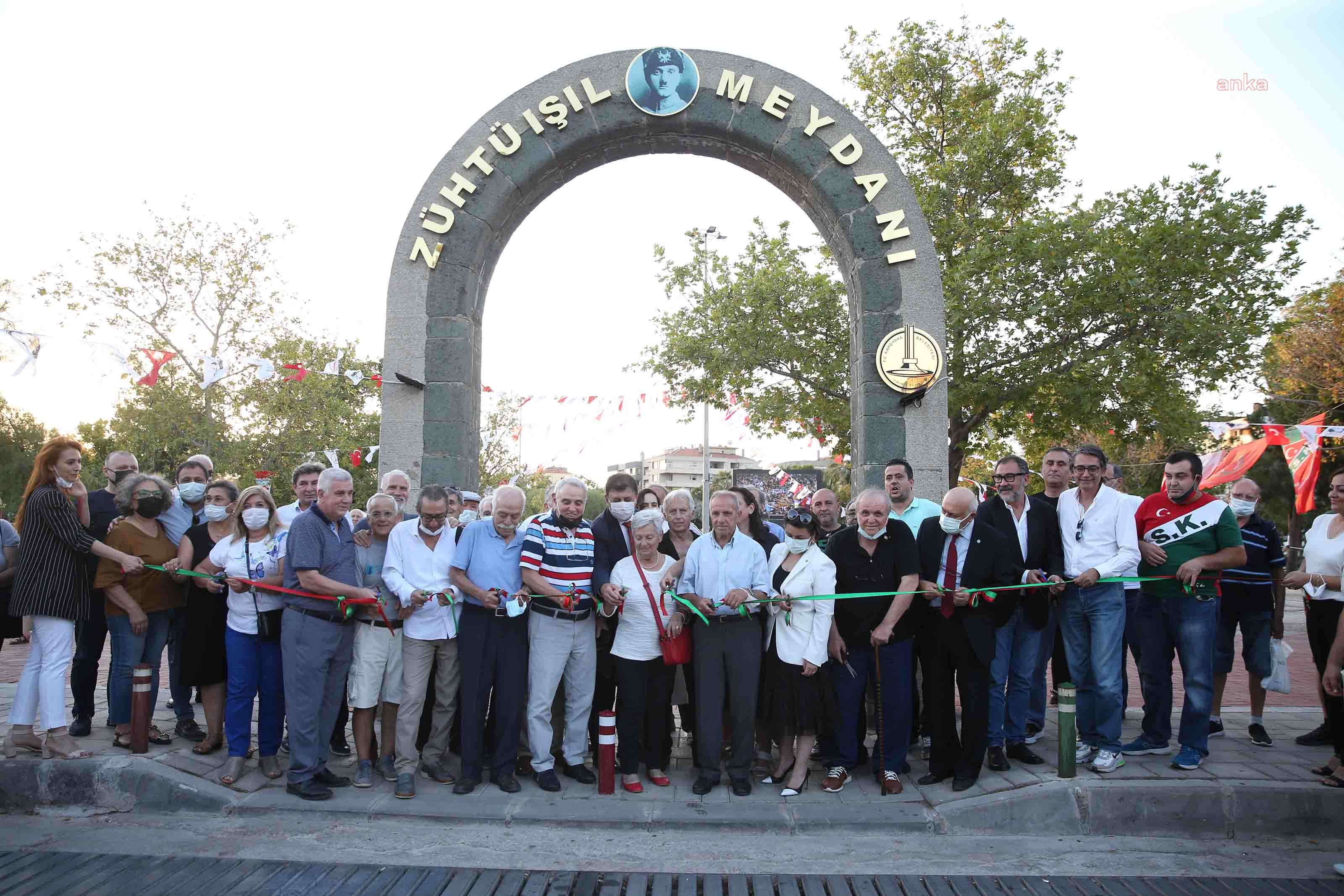 ATATÜRK’ÜN KARŞIYAKA’YA GELİŞİ COŞKUYLA KUTLANDI
