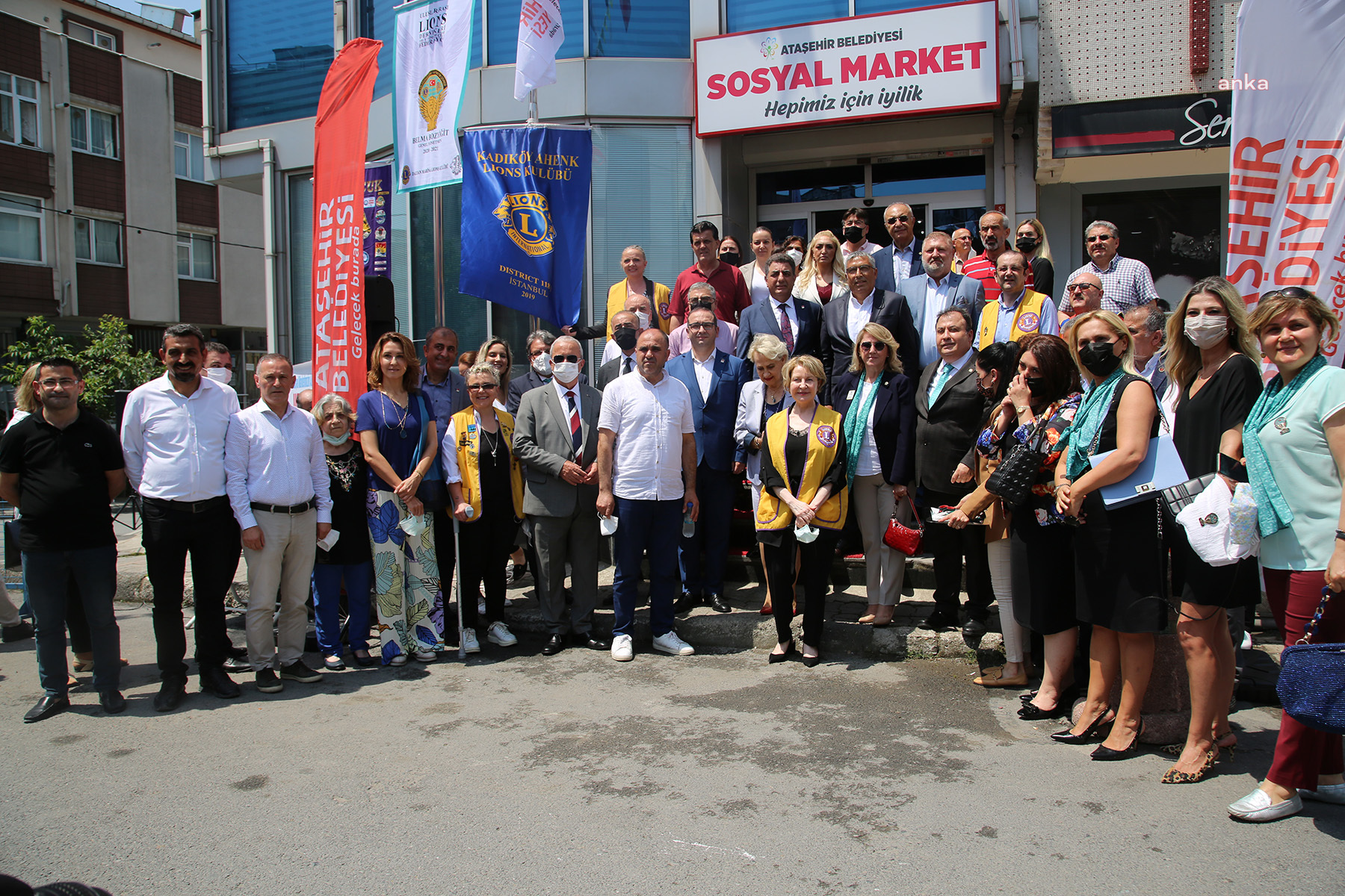 ATAŞEHİR’DE SOSYAL MARKET’İN RESMİ AÇILIŞI YAPILDI