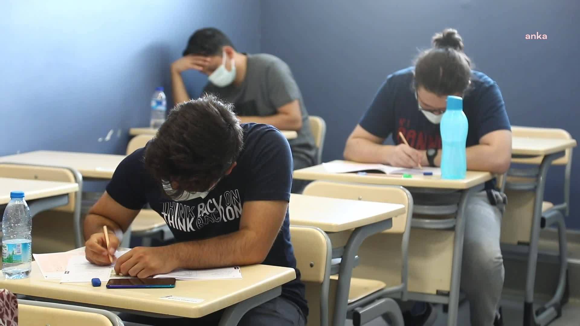 İSTANBUL'DA YKS'YE GİRECEK ÖĞRENCİ VE SINAV GÖREVLİLERİNE TOPLU ULAŞIM ÜCRETSİZ