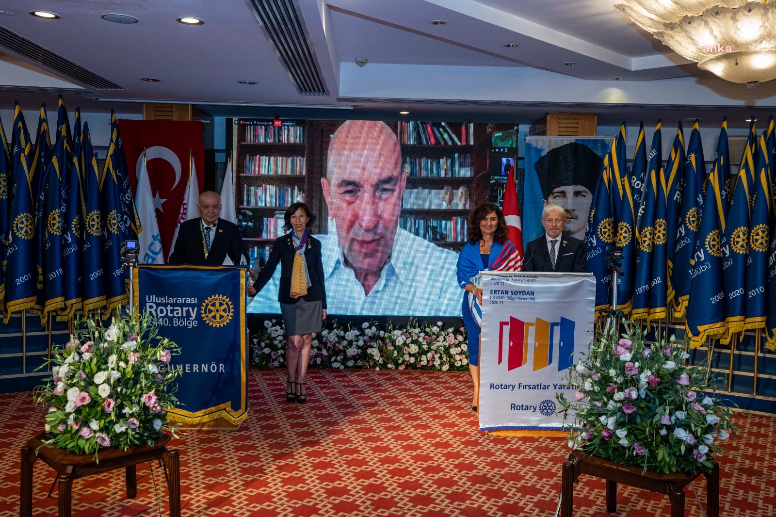 BAŞKAN SOYER'E ROTARY MESLEK HİZMET ÖDÜLÜ