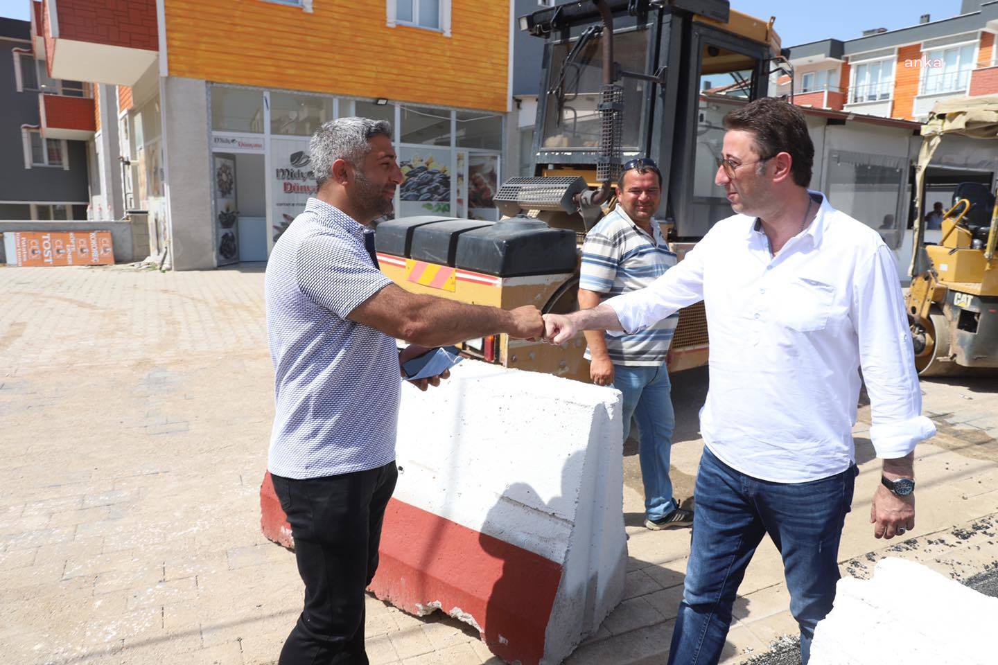 BANDIRMA'DA KAYACIK CADDESİ ASFALTLANIYOR