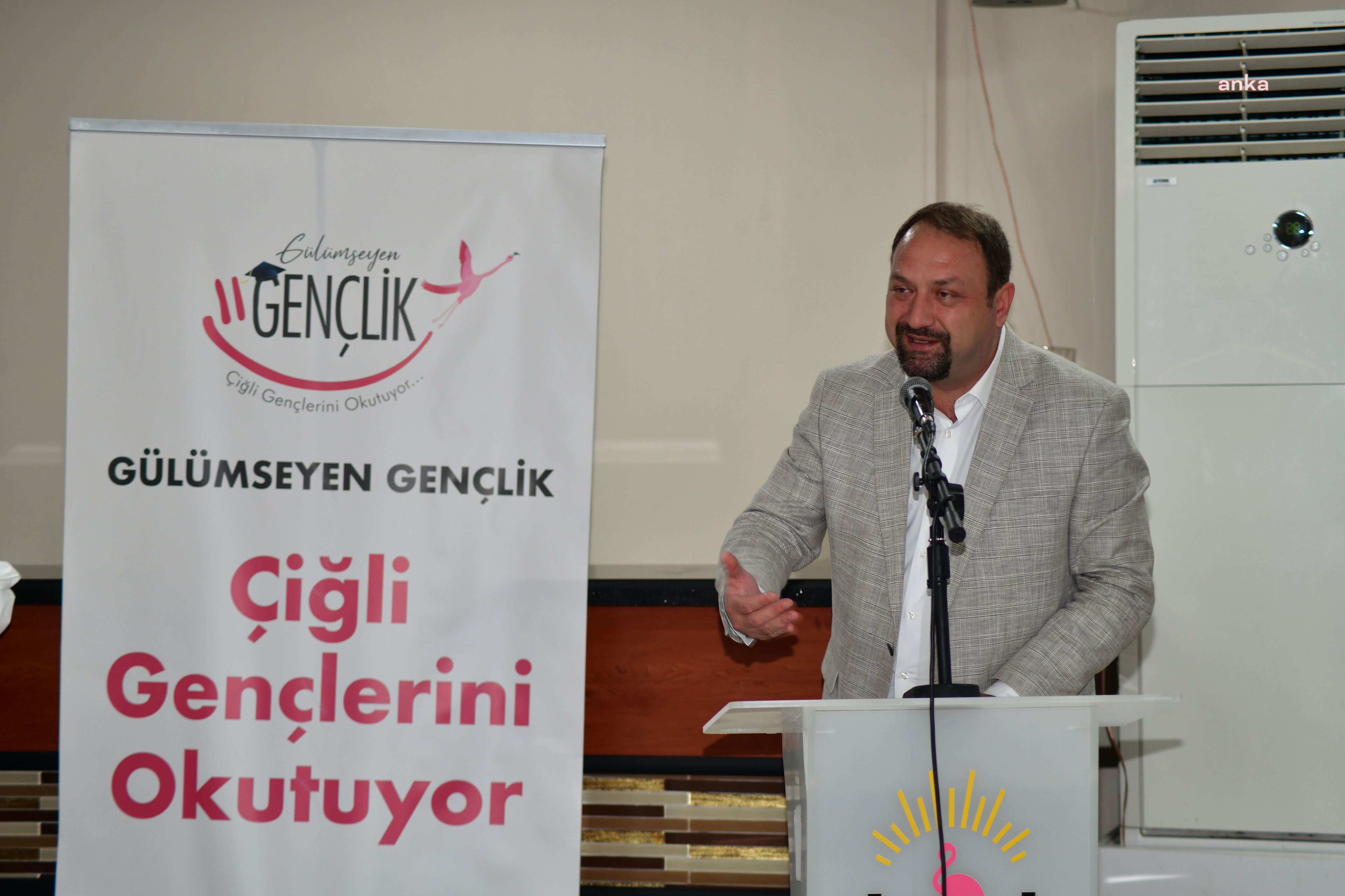 ÇİĞLİ BELEDİYESİ’NDEN ÜNİVERSİTE ÖĞRENCİLERİNE BURS DESTEĞİ