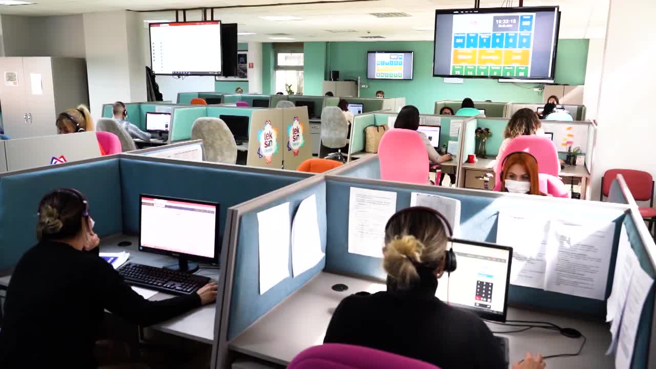VASFİYE TEYZE, DOĞUM GÜNÜNÜ HAYATINDA İLK KEZ MERSİN BÜYÜKŞEHİR’LE KUTLADI