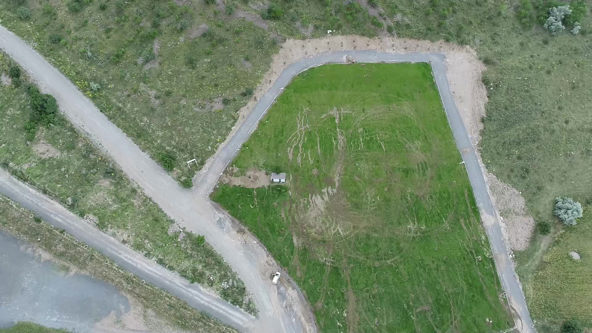DRİFT YAPARAK YEŞİL ALANA ZARAR VERENE HAPİS CEZASI