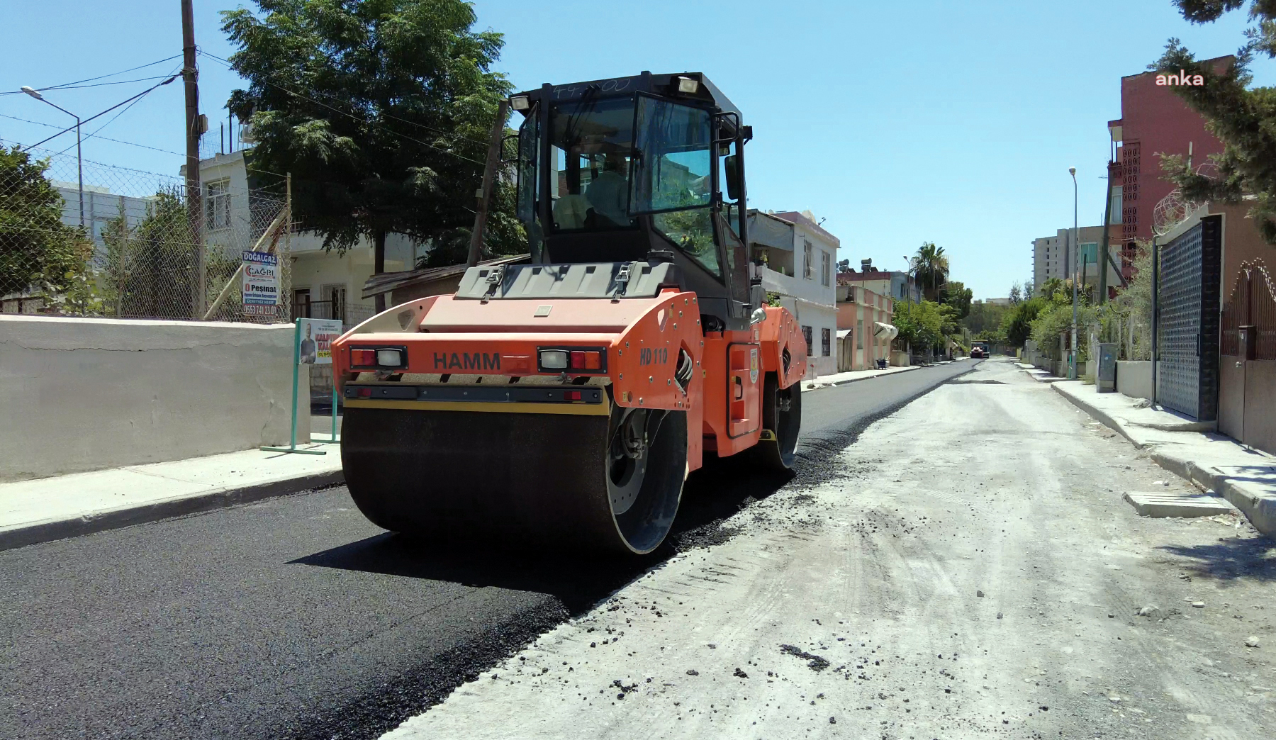 TARSUS’TA YOL ONARIM VE ASFALTLAMA ÇALIŞMALARINA DEVAM EDİLİYOR