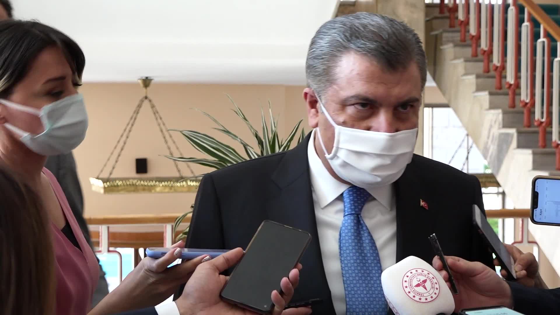 BAKAN KOCA AÇIKLADI: MÜZİK YASAĞI DA KALKACAK
