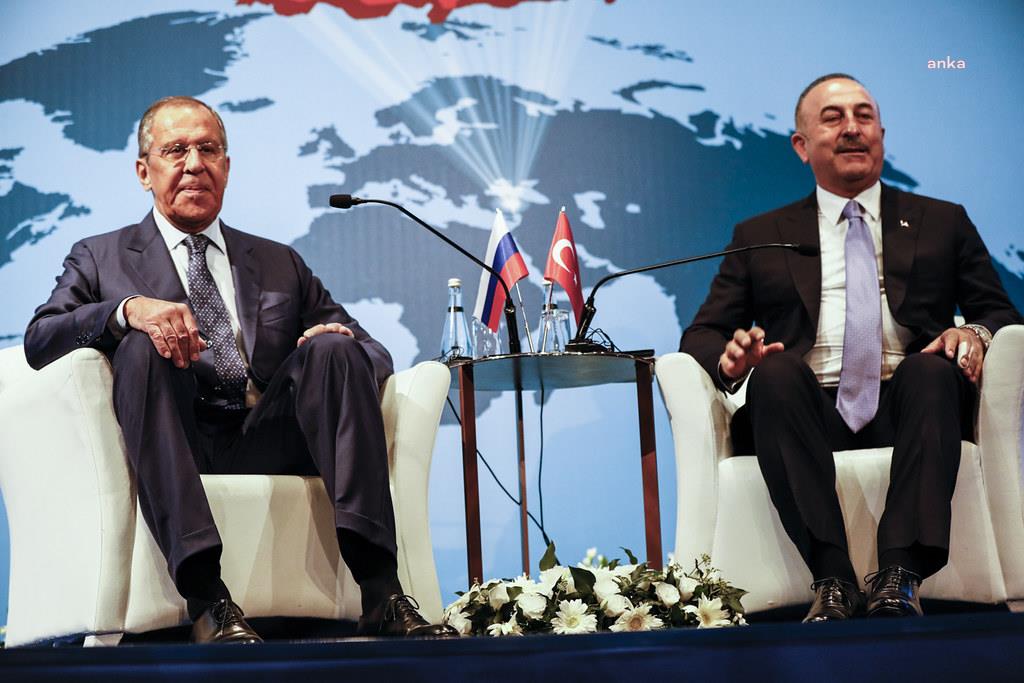 LAVROV İLE GÖRÜŞEN ÇAVUŞOĞLU: "NE KANAL İSTANBUL'UN MONTRÖ'YE NE DE MONTRÖ'NÜN KANAL İSTANBUL'A ETKİSİ VAR"