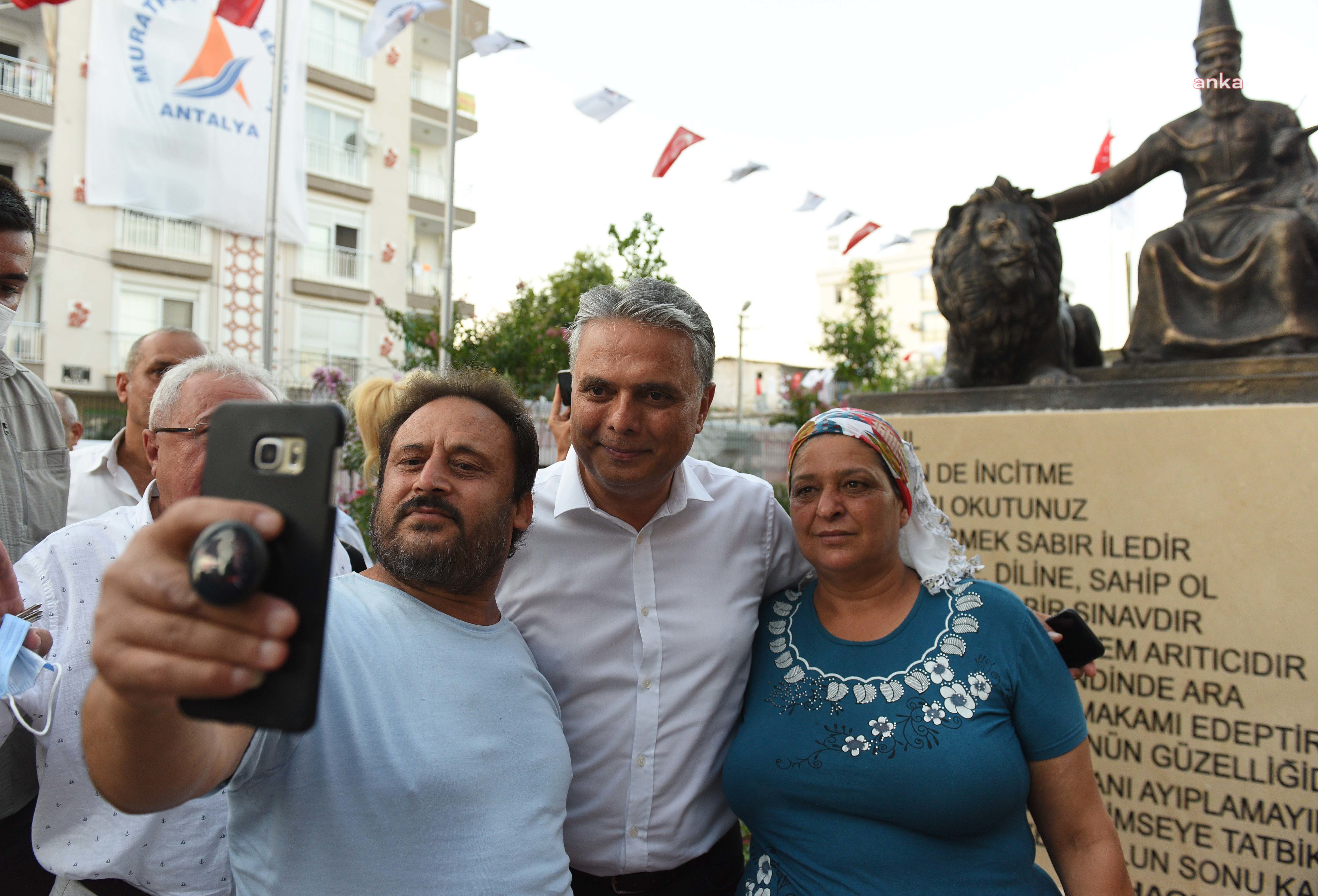MURATPAŞA'DA HACI BEKTAŞ VELİ HEYKELİ TÖRENLE AÇILDI