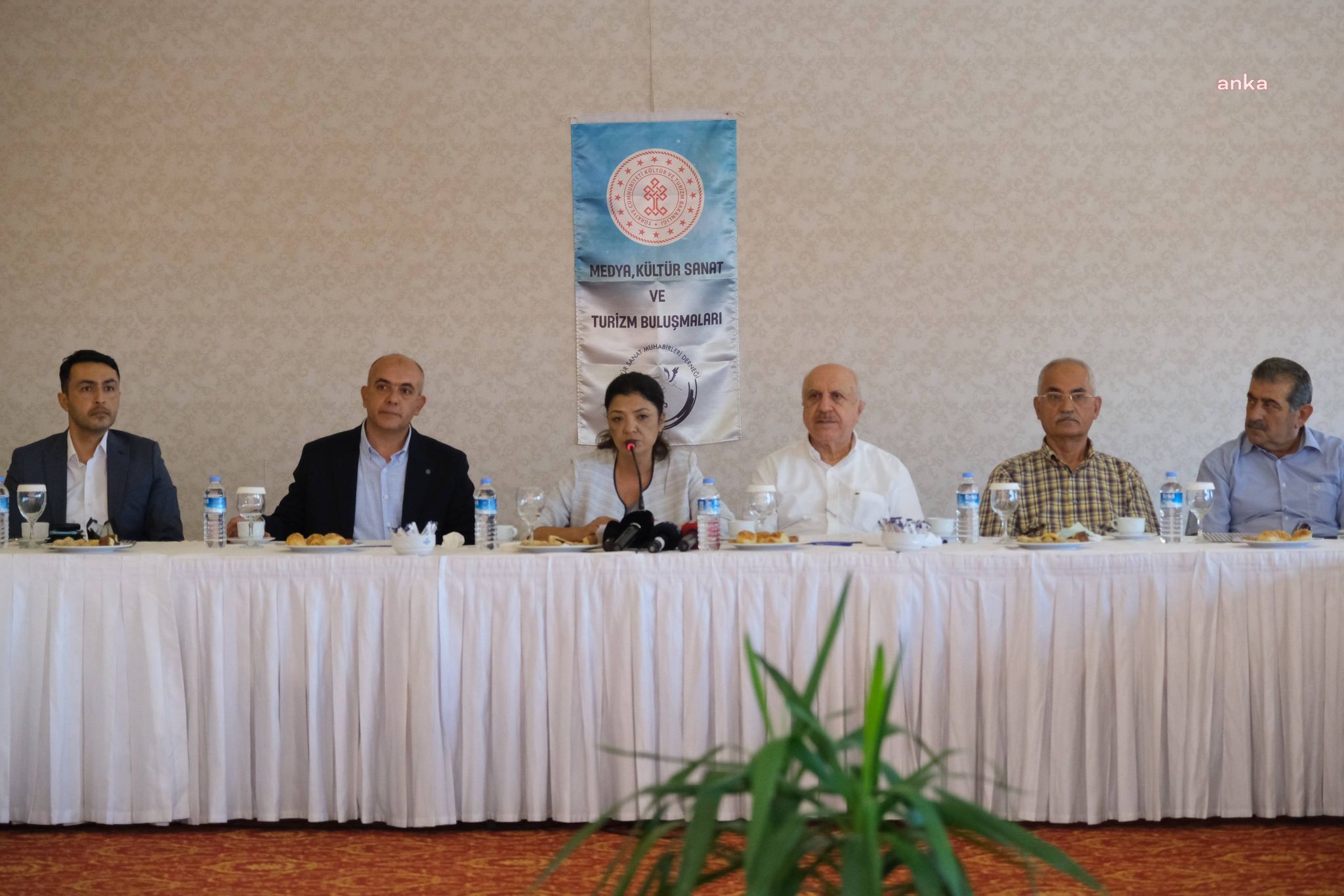 13 ŞEHİRDEN YAKLAŞIK 40 GAZETECİ HATAY’DA
