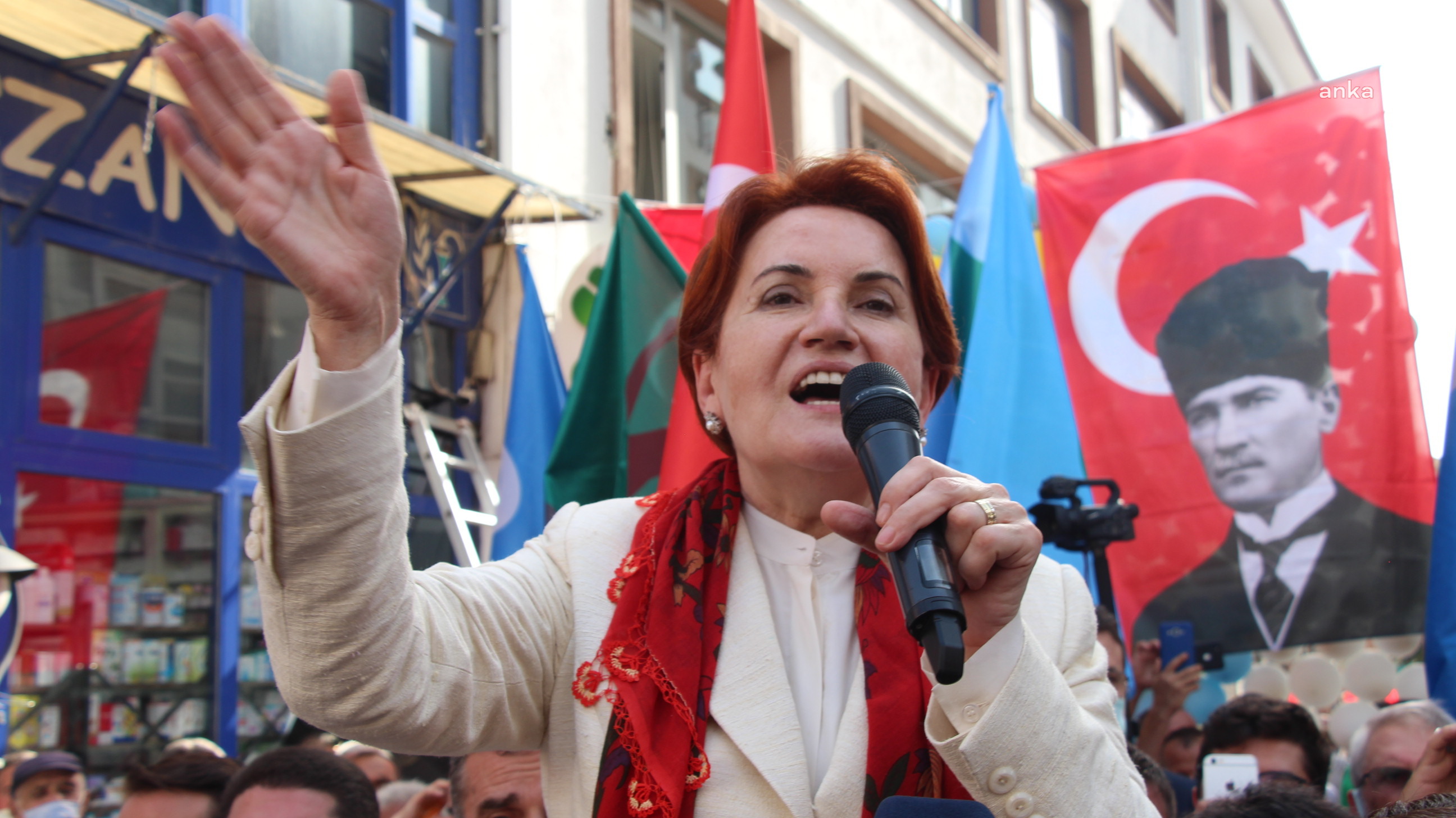 AKŞENER: HIRSIZLIK YAPMAYAN BİR ADAM BİLE OLMAZ MI YANINDA?