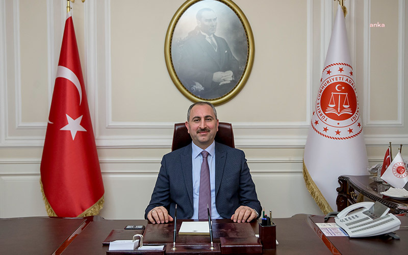 ADALET BAKANI GÜL’DEN YARGIÇLARA ÇAĞRI: "ADALET FİGÜRÜNÜN GÖZÜNÜ AÇMAYIN"