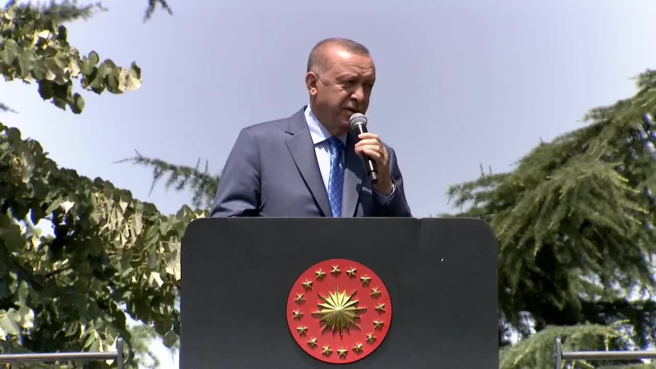 ERDOĞAN, TANK PALET FABRİKASINDA: "KİM YABANCILARA SATILDIĞINI İDDİA EDİYORSA, YALAN SÖYLÜYOR"