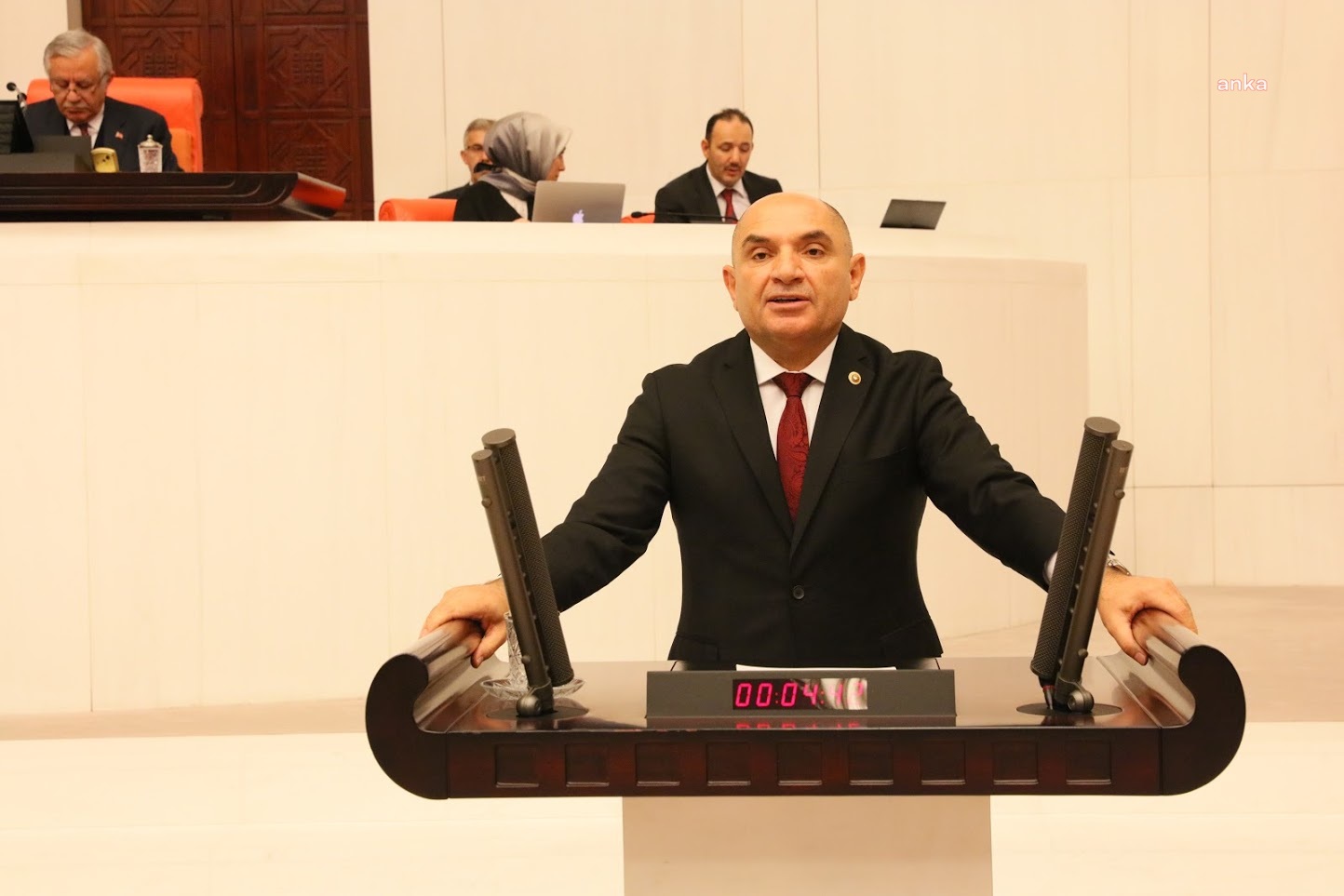 CHP'Lİ TARHAN: İŞSİZLİK KAPIDA, HÜKÜMETİN AKLI BİR KARIŞ HAVADA