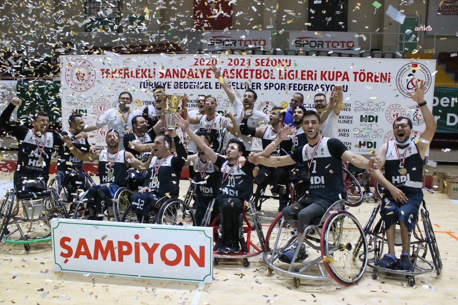 ŞAMPİYON İZMİR BÜYÜKŞEHİR'DEN TOKYO OLİMPİYATLARI'NA 5 SPORCU