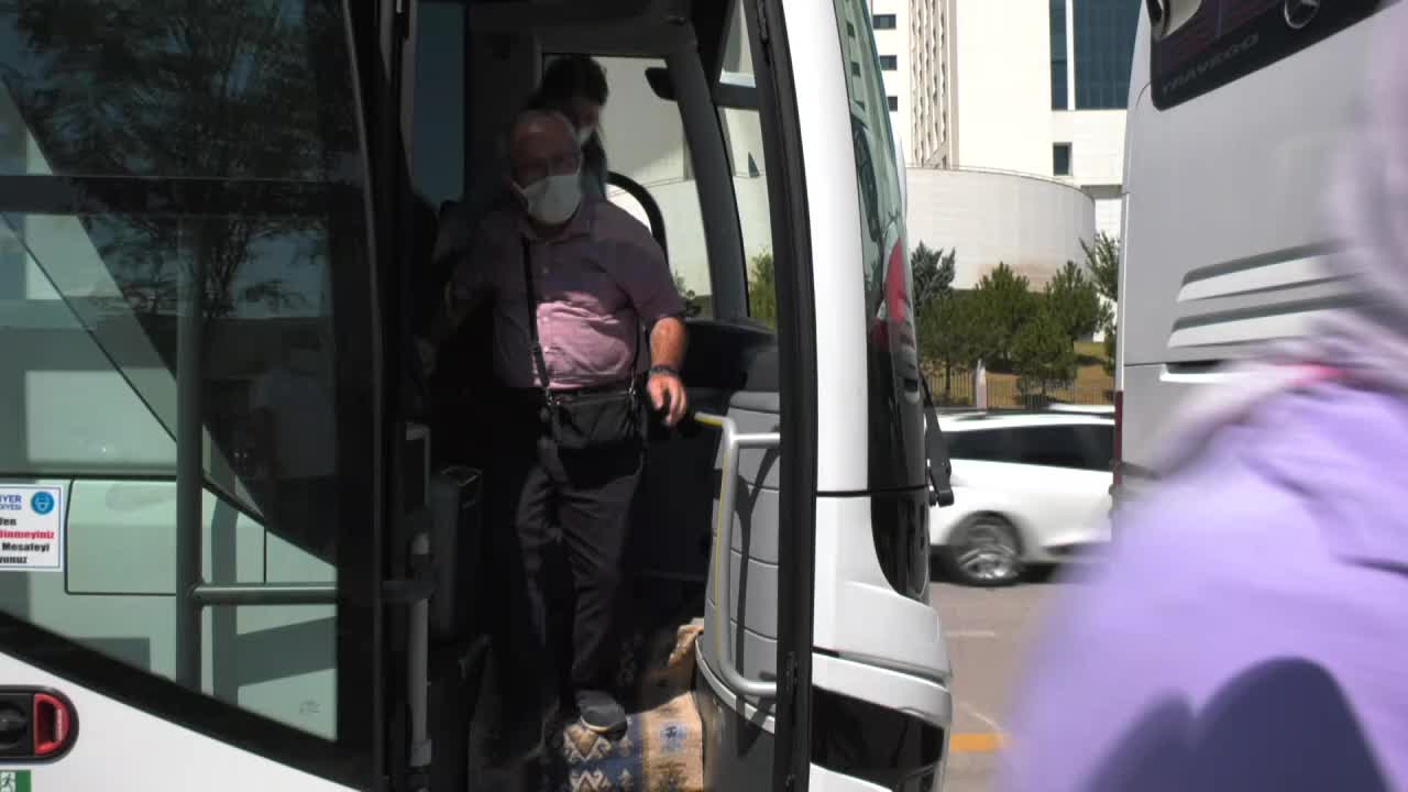 TOZKOPARANLILAR, ERDOĞAN’IN ‘BELEDİYE ÖNÜNDE OTURUN’ SÖZLERİNİ HATIRLATTI: “CUMHURBAŞKANIMIZ GELMEDİ”
