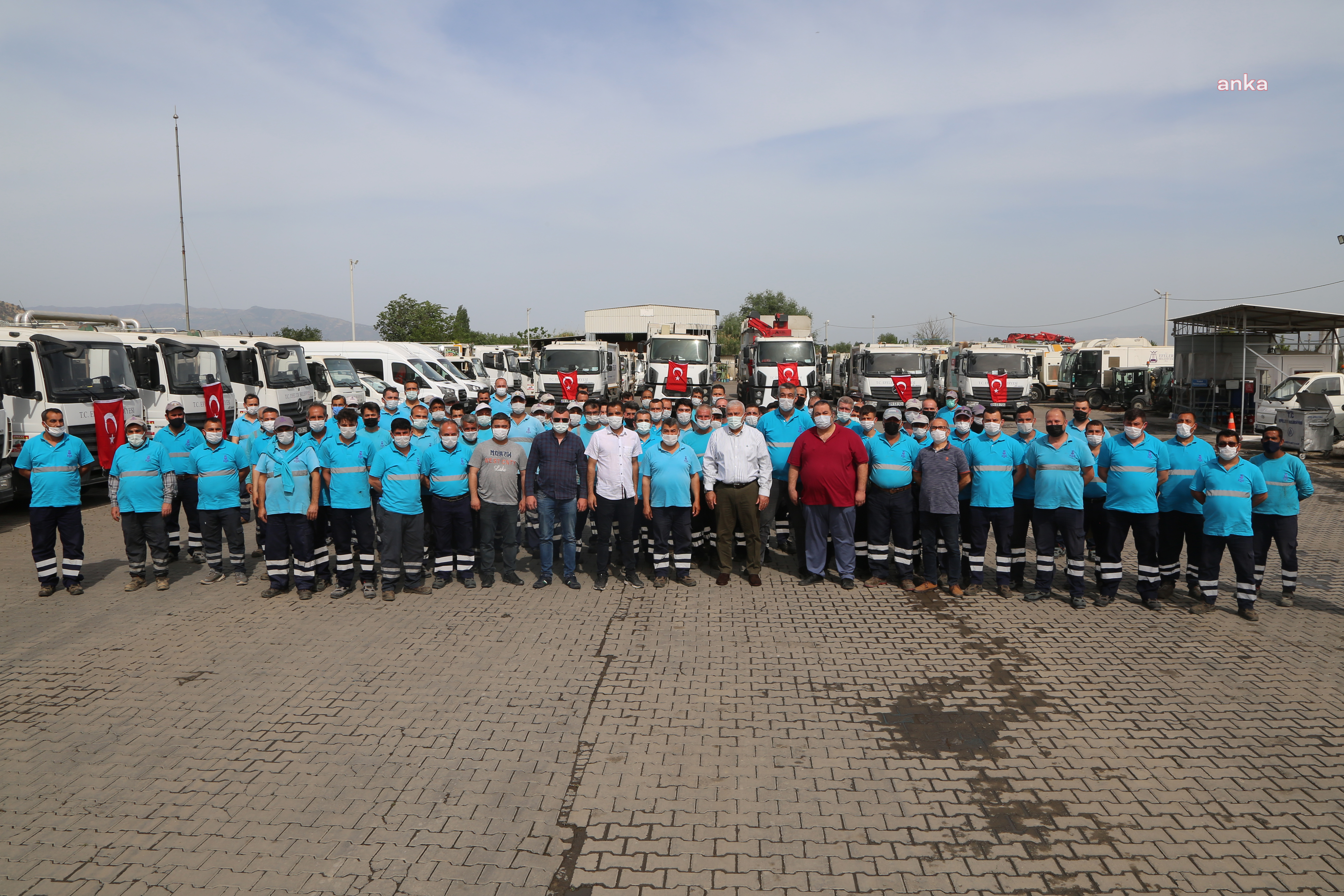 EFELER BELEDİYESİ'NDEN TEMİZLİK, SAĞLIK VE MEZARLIK İŞLERİ MÜDÜRLÜĞÜ PERSONELİNE İKRAMİYE MÜJDESİ
