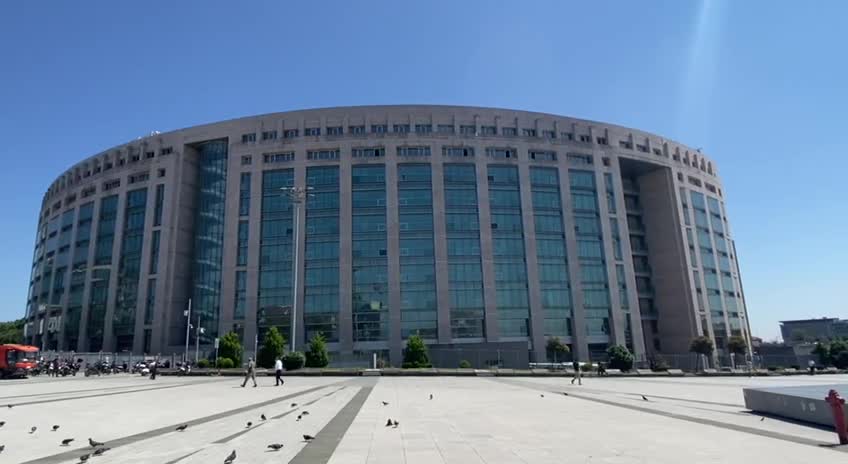 BOĞAZİÇİ ÜNİVERSİTESİ'NDE SERGİLENEN KABE RESMİNE İLİŞKİN DAVADA REDDİ HAKİM TALEBİ
