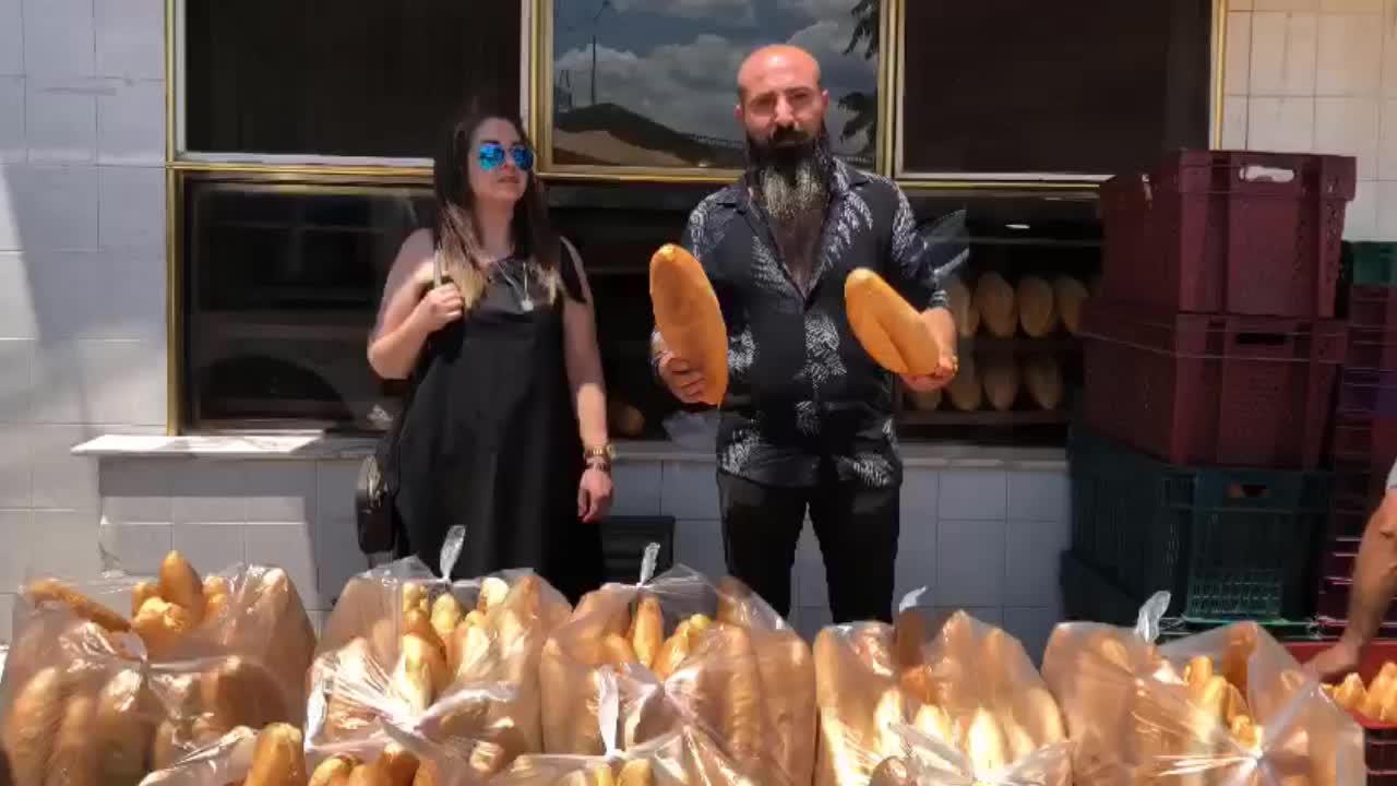 İZMİR'DE "KİMSE EKMEĞE MUHTAÇ OLMASIN" KAMPANYASI