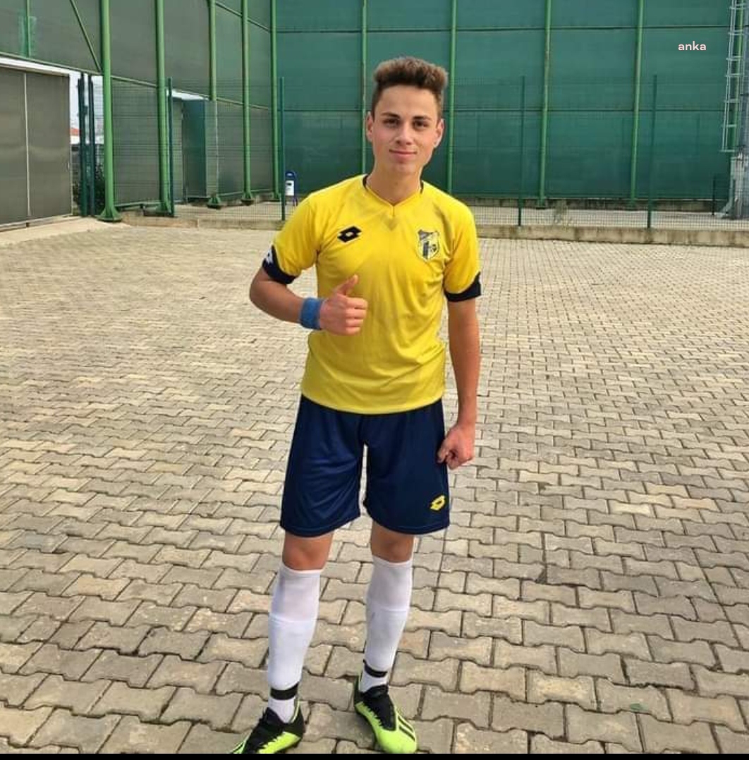 GENÇ FUTBOLCU DENİZDE BOĞULDU