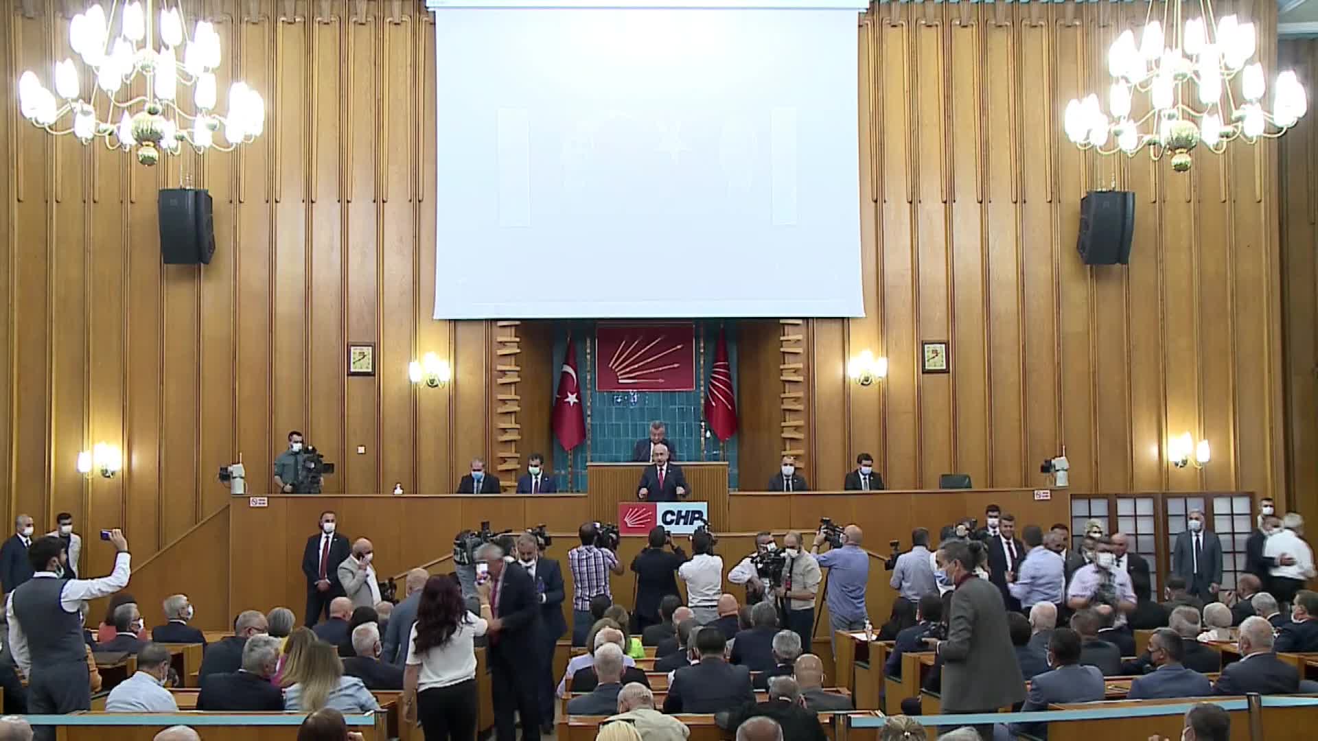 KILIÇDAROĞLU: İKTİDAR OLDUĞUMUZDA KİMSE İKTİDARI ELEŞTİRDİ DİYE HAPSE ATILMAYACAK, TWEETLERDEN DERS ÇIKARACAĞIM