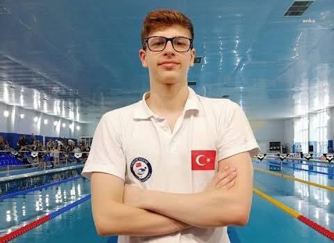BATUHAN FİLİZ, AVRUPA GENÇLER YÜZME ŞAMPİYONU OLDU