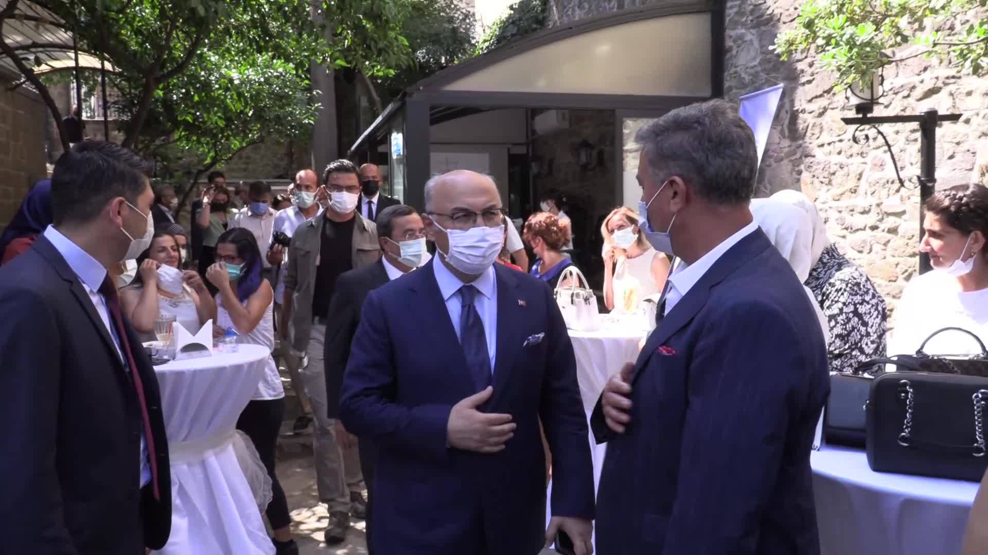KONAK'TA İŞ GARANTİLİ KURS İLK MEZUNLARIN VERDİ
