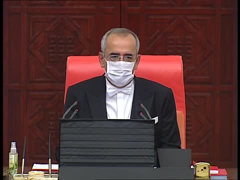CHP’Lİ KAYIŞOĞLU, TBMM KÜRSÜSÜNDE TÜRKÜ SÖYLEDİ