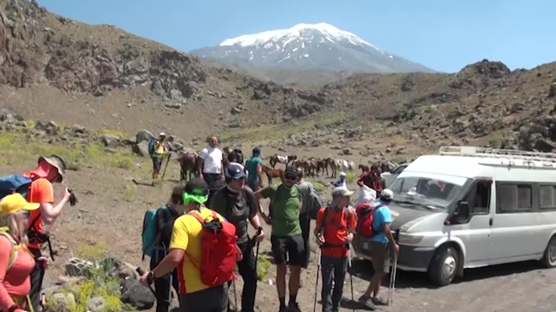 AĞRI DAĞI TIRMANIŞA AÇILDI