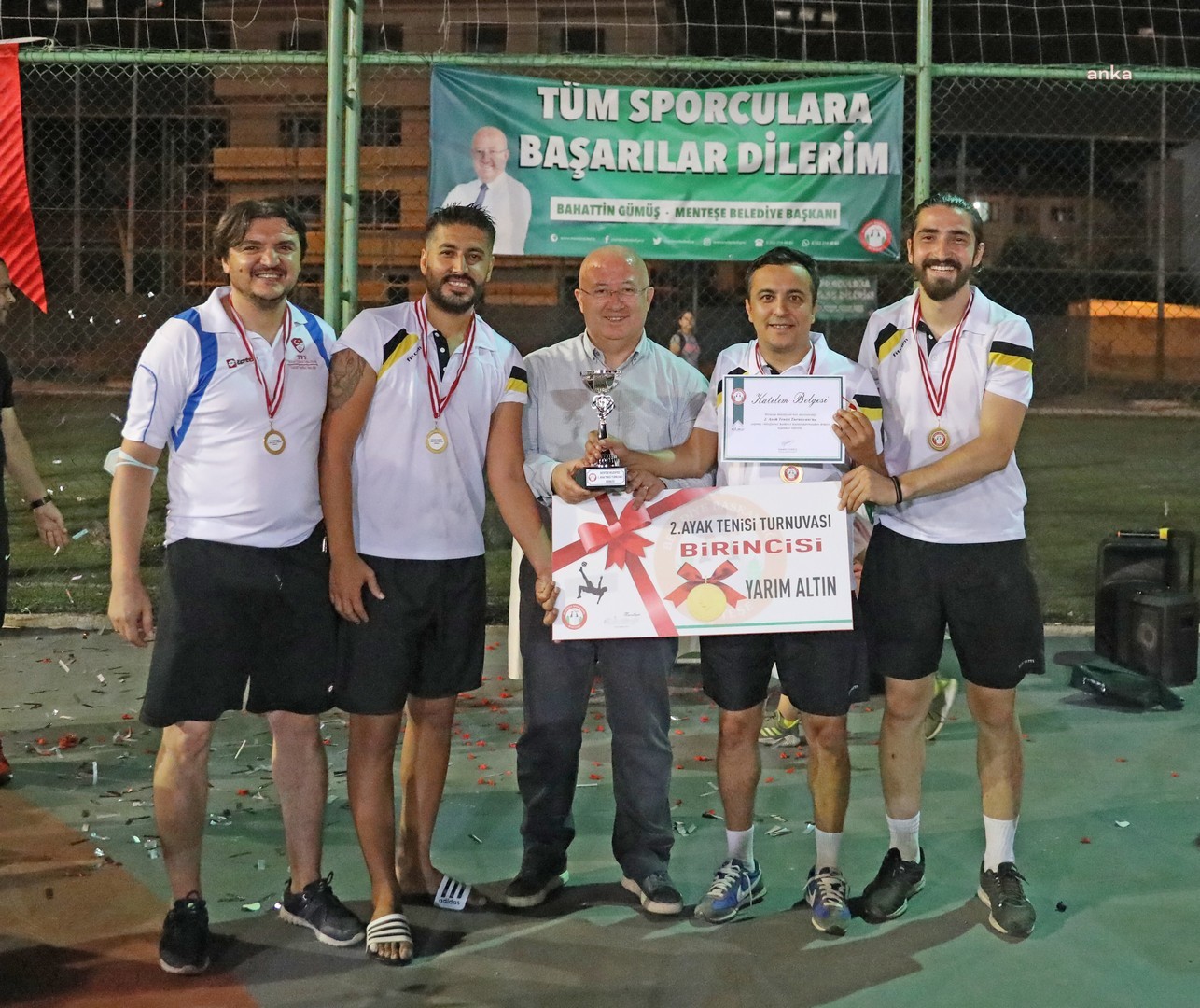 MENTEŞE BELEDİYESİ AYAK TENİSİ TURNUVASI’NDA ÖDÜLLER SAHİPLERİNİ BULDU