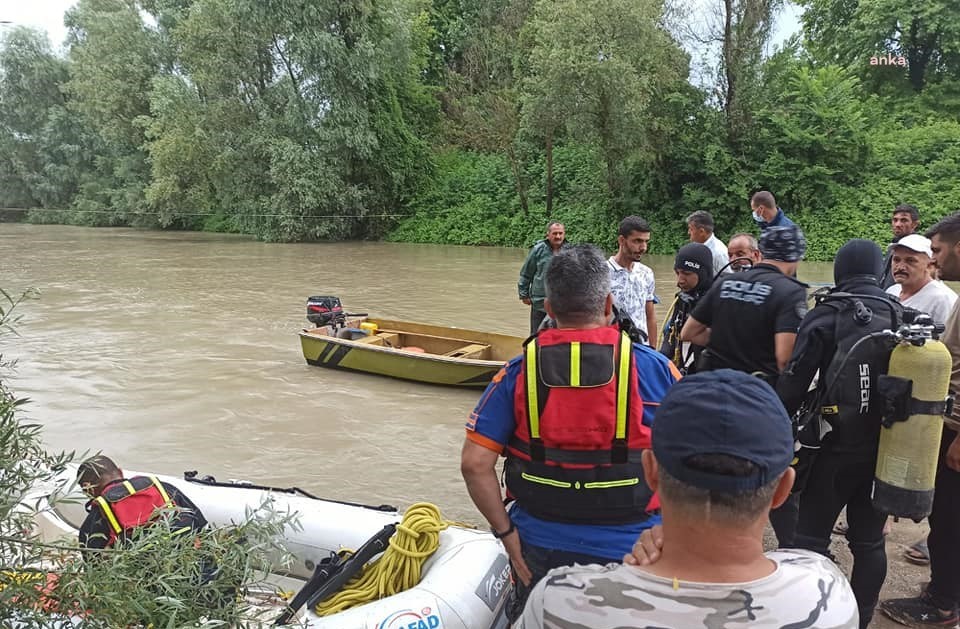 SAKARYA NEHRİ'NDE KAYBOLAN GENCİN CESEDİ BULUNDU