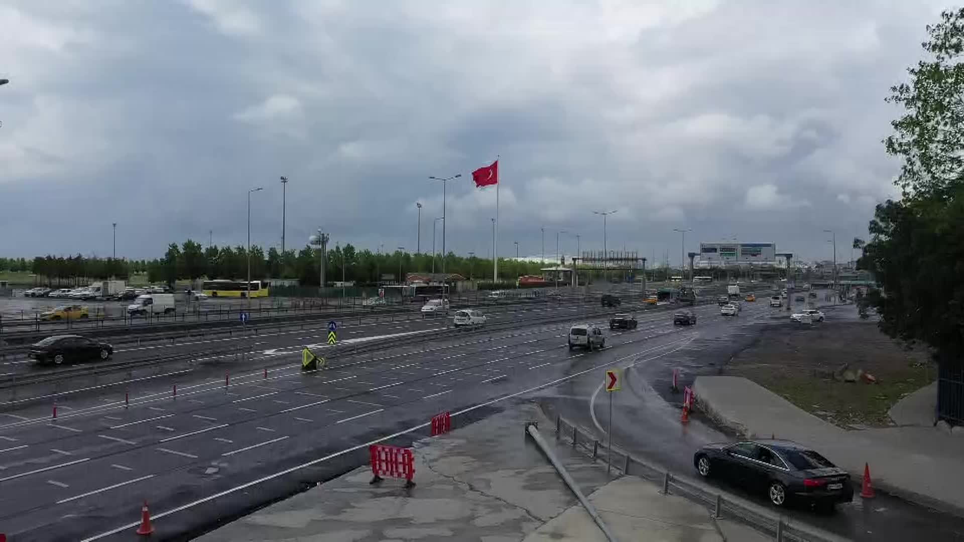 İBB, AVRASYA TÜNELİ AVRUPA ÇIKIŞI’NDAKİ TRAFİK SORUNUNU ÇÖZMEK İÇİN TRANSİT YOL İNŞA ETTİ