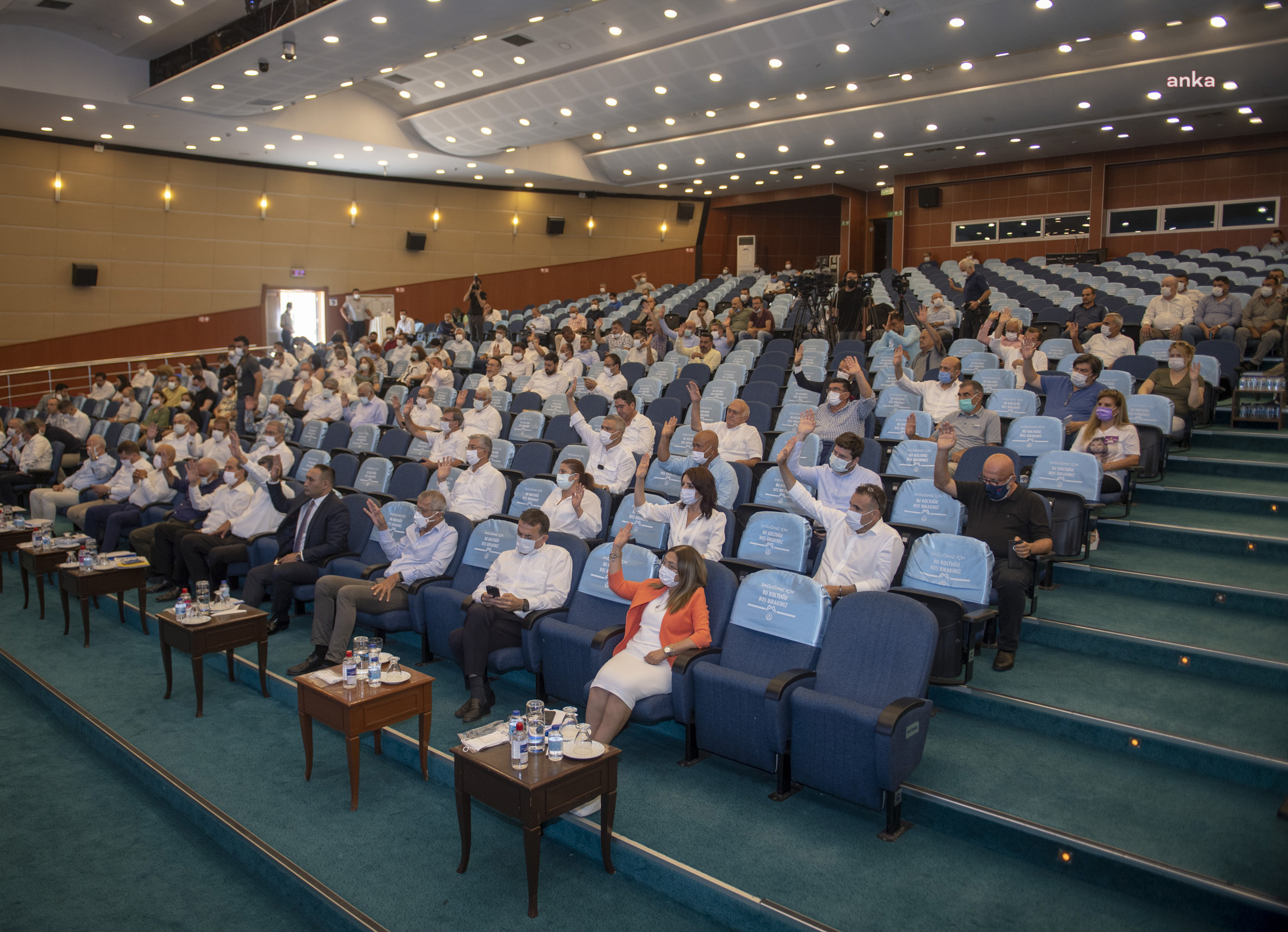 VAHAP SEÇER’DEN “MİLLET BAHÇESİ” TEPKİSİ: "HÜLLE"