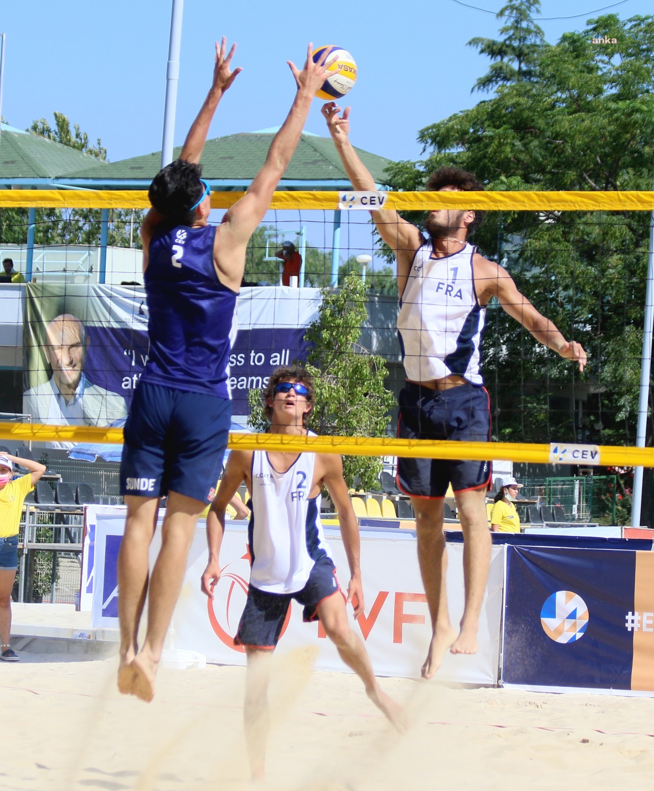 U20 PLAJ VOLEYBOLU AVRUPA ŞAMPİYONASI'NDA TÜRK TAKIMI GRUPTAN ÇIKMAYI GARANTİLEDİ