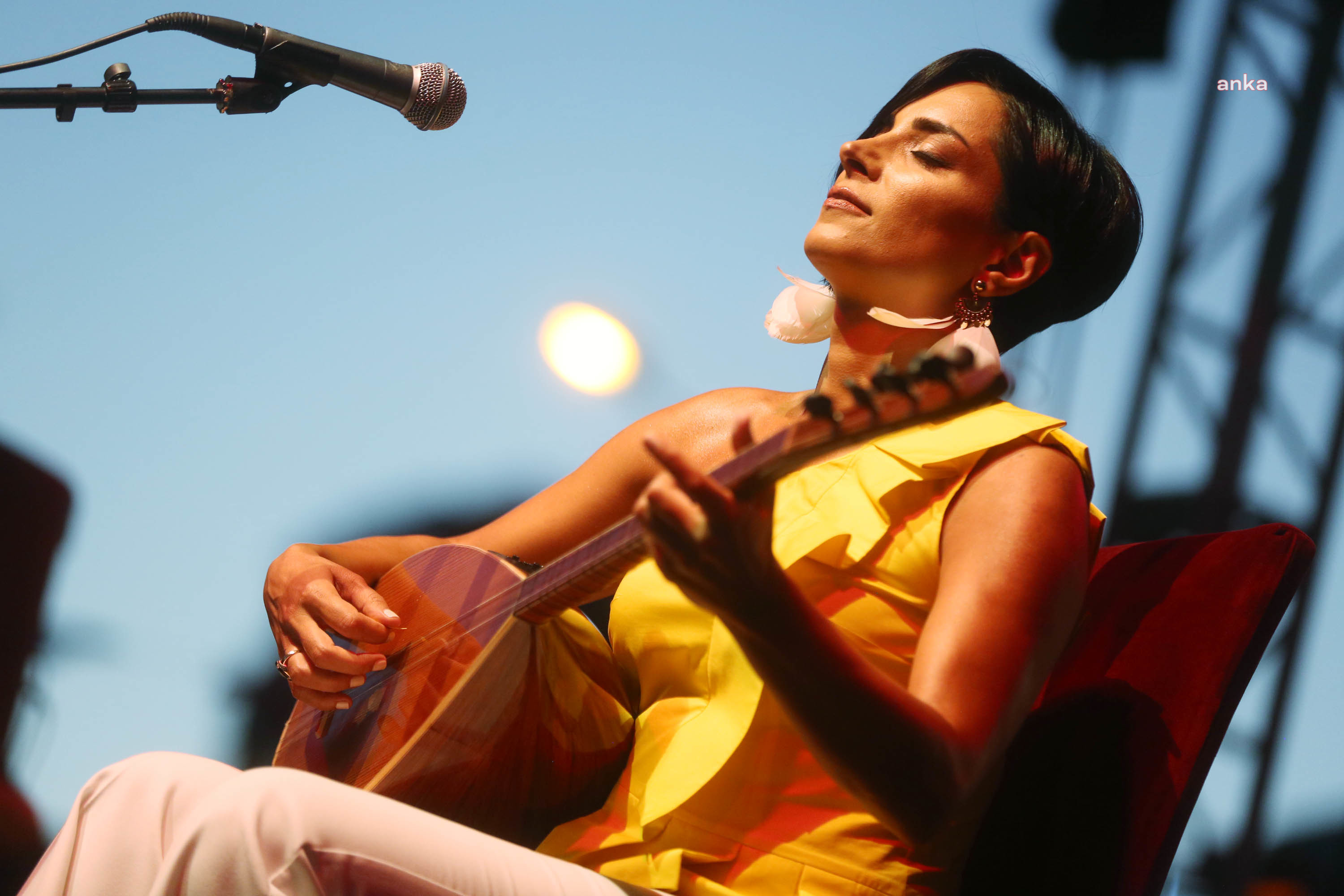 YENİMAHALLE'DE TÜRKÜ FESTİVALİ: "KÖTÜ İNSANLARIN TÜRKÜLERİ YOKTUR"
