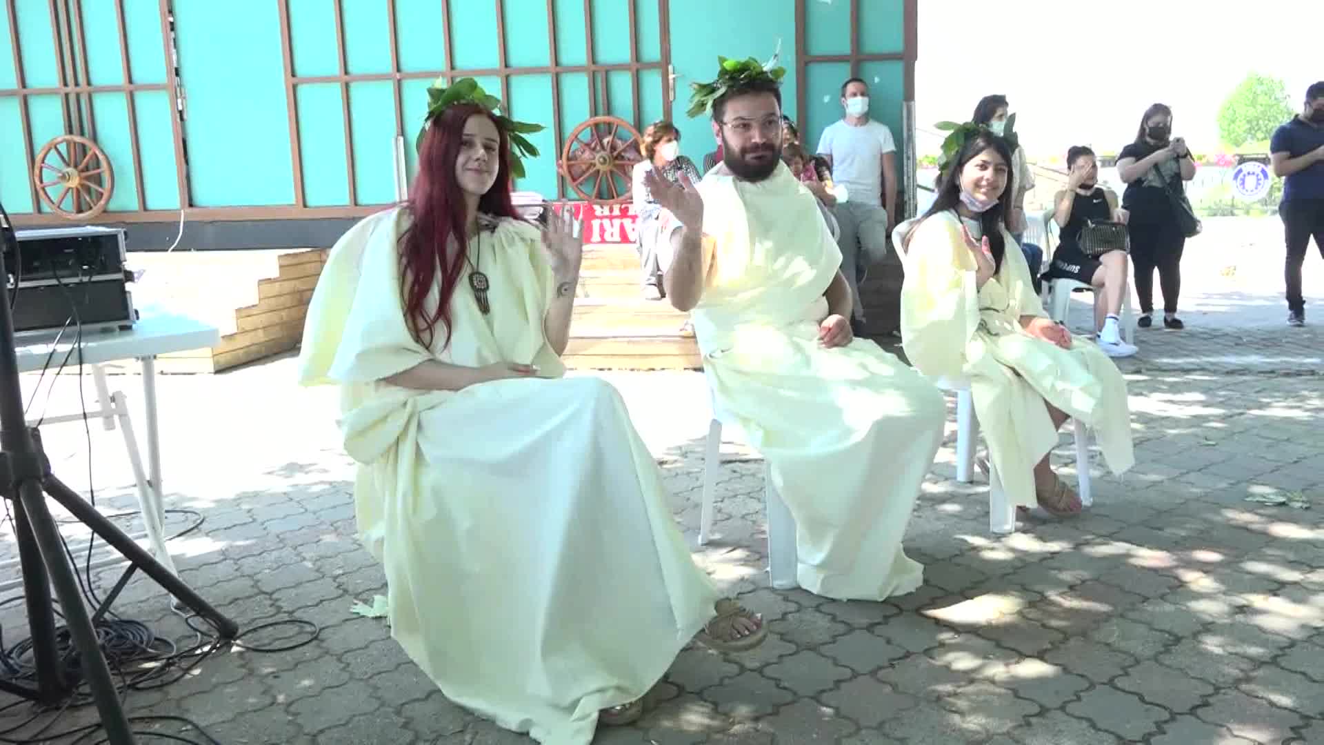 GÖLYAZI ÇİÇEK ŞENLİĞİ’NE BÜYÜK İLGİ