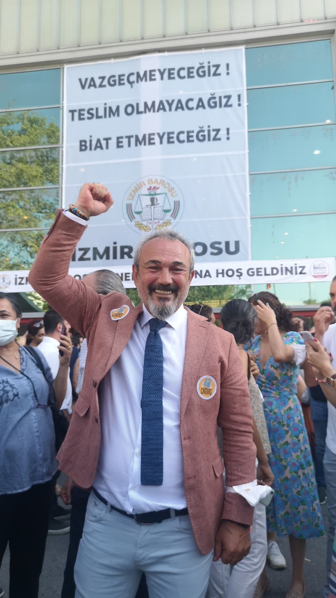 İZMİR BAROSU'NDA YÜCEL YENİDEN BAŞKAN